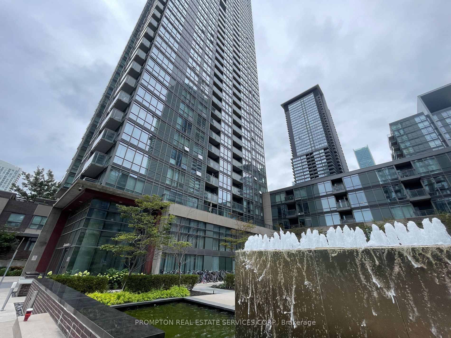 15 Fort York Blvd, #3703