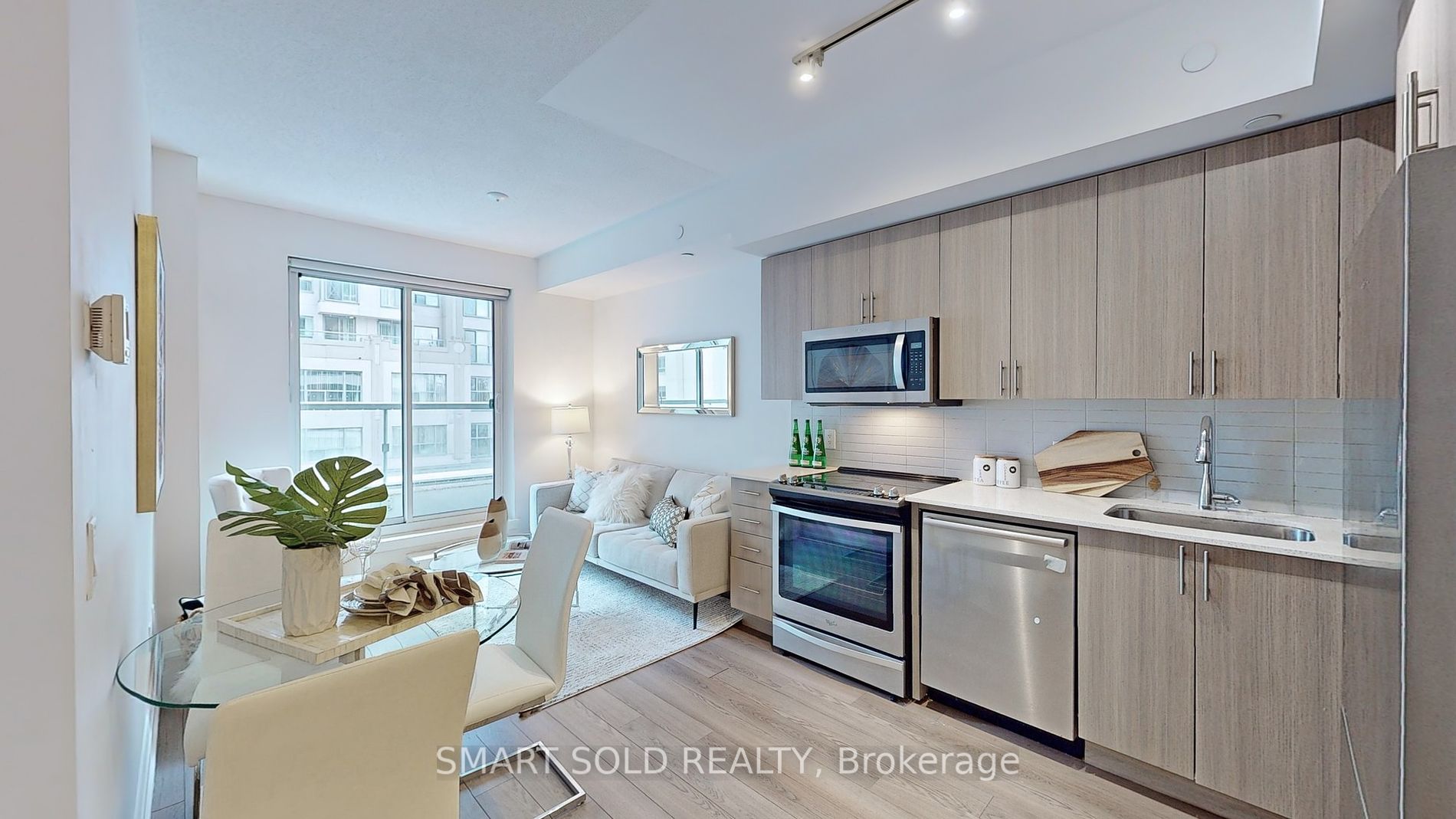 591 Sheppard Ave E, #305