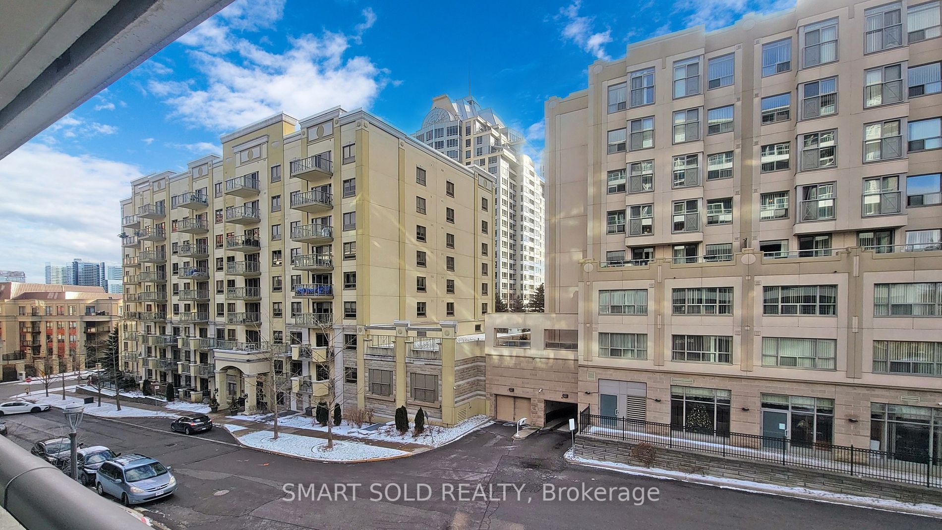 591 Sheppard Ave E, #305
