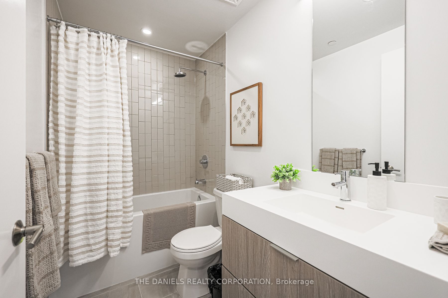 35 Tubman Ave Avenue, #101