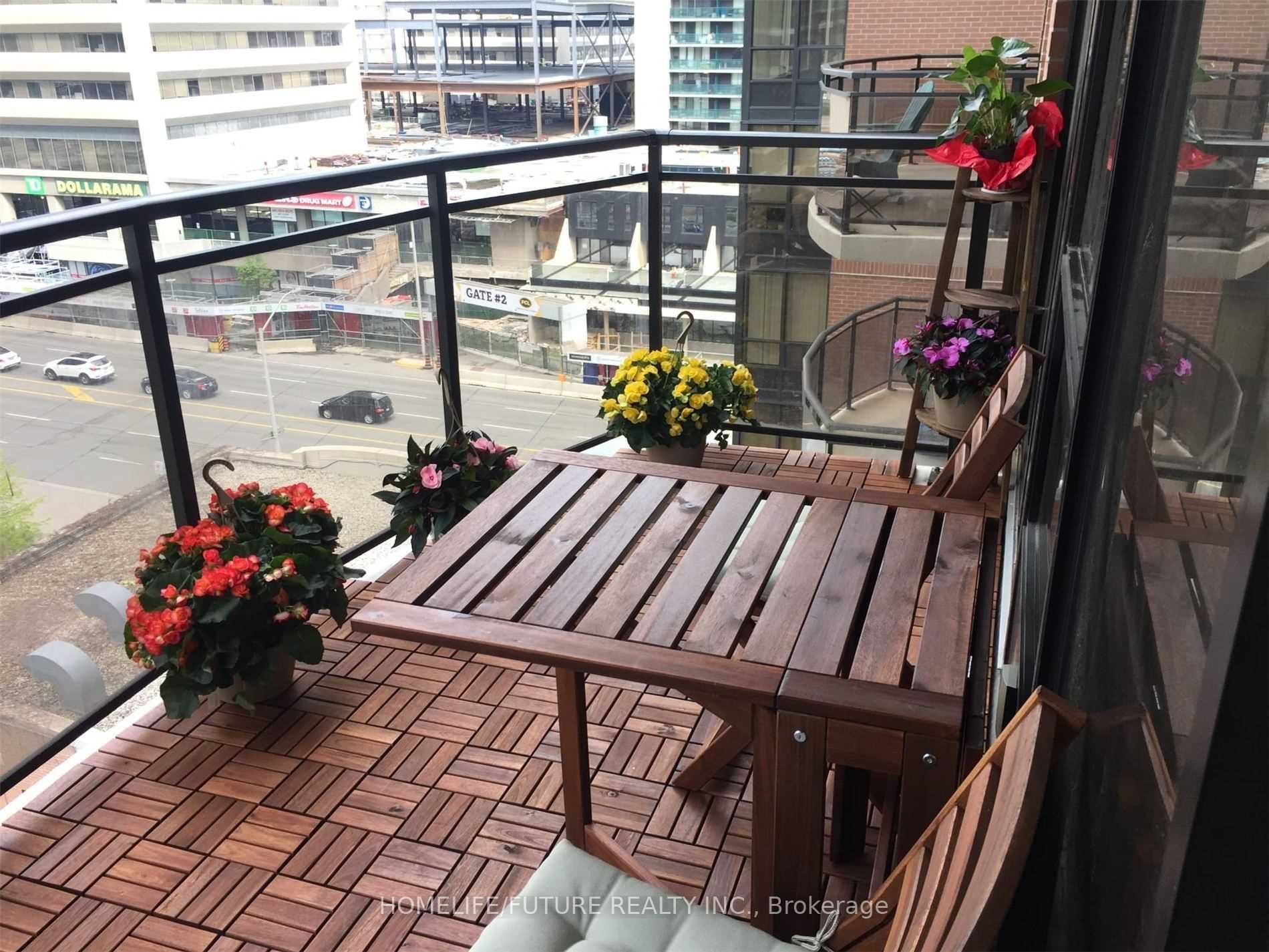 33 Sheppard Avenue E, #806
