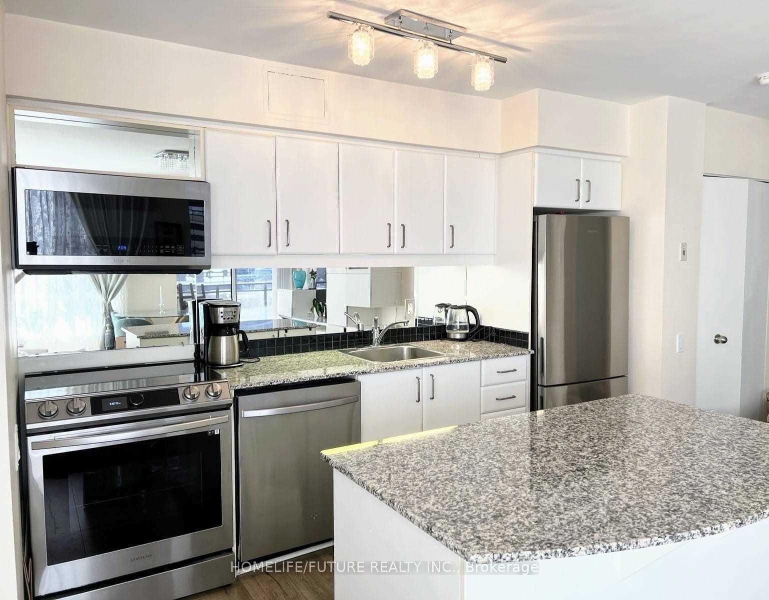 33 Sheppard Avenue E, #806