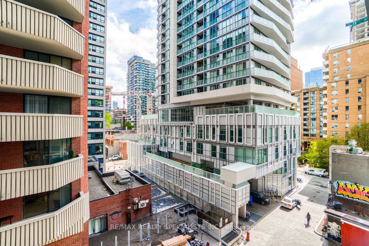 159 DUNDAS Street E #505