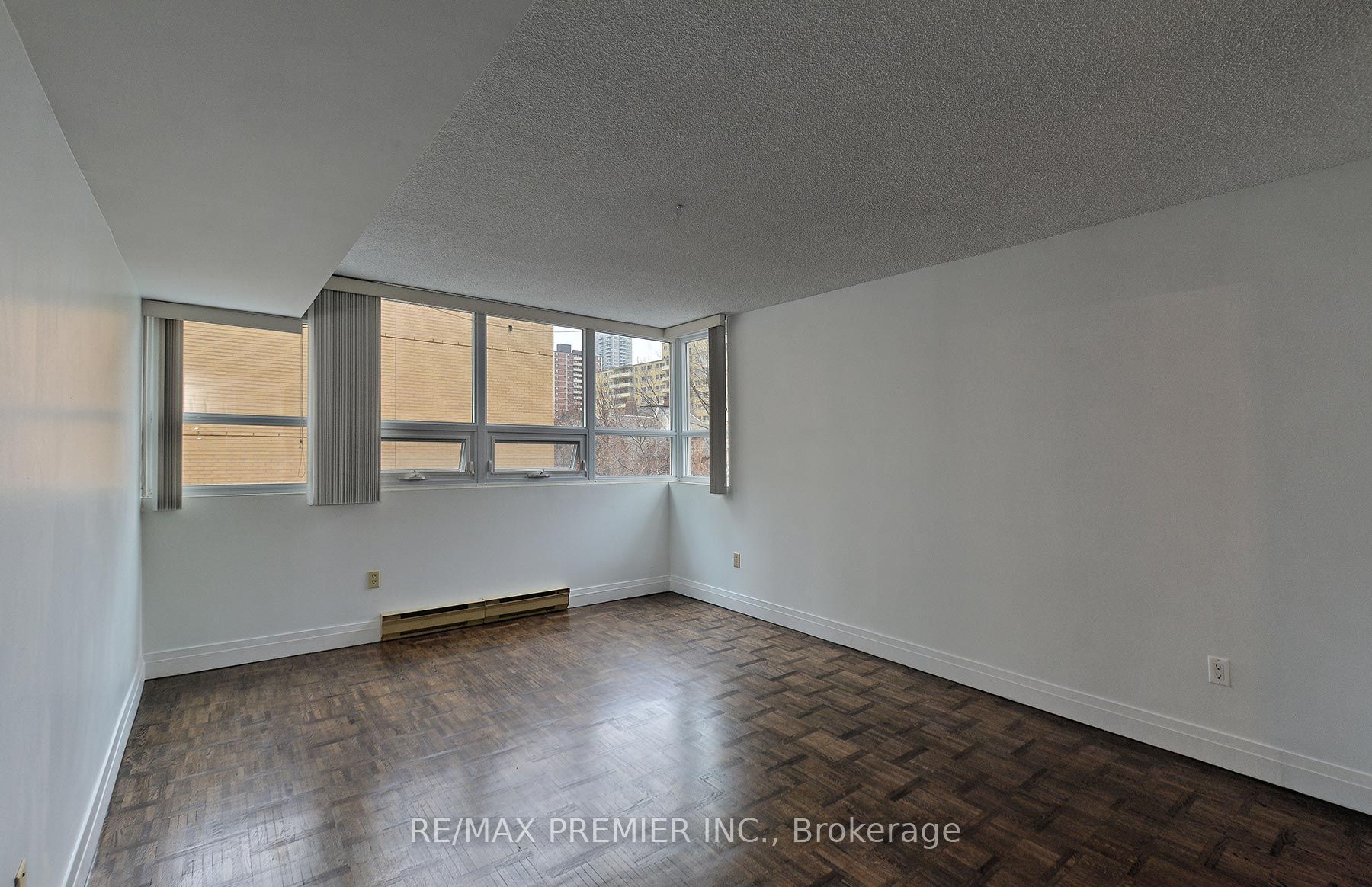 71 Charles St E, #302