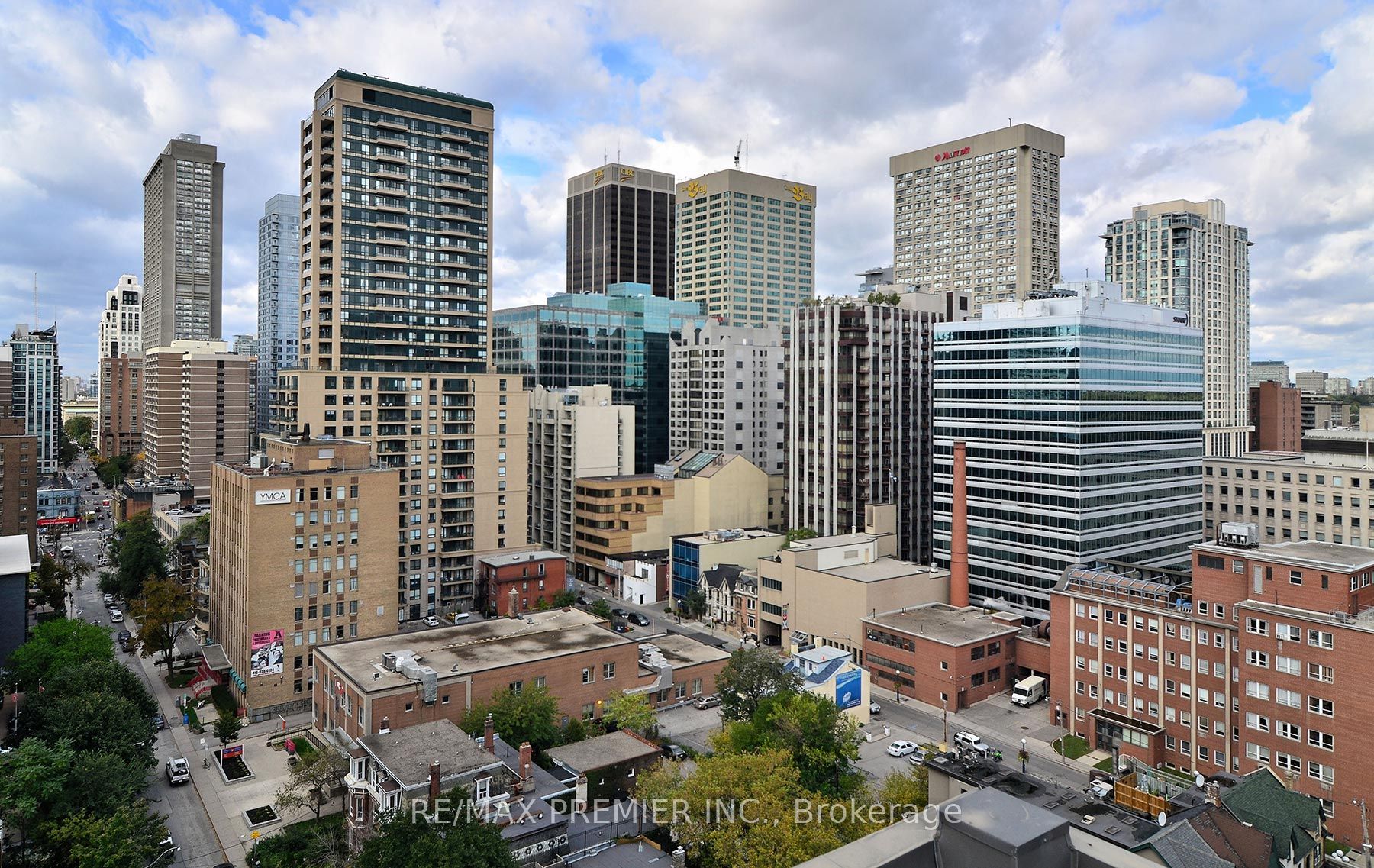 71 Charles St E, #302