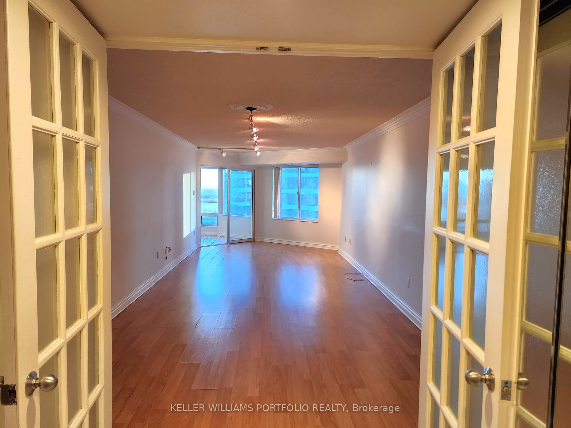 33 University Avenue #2404