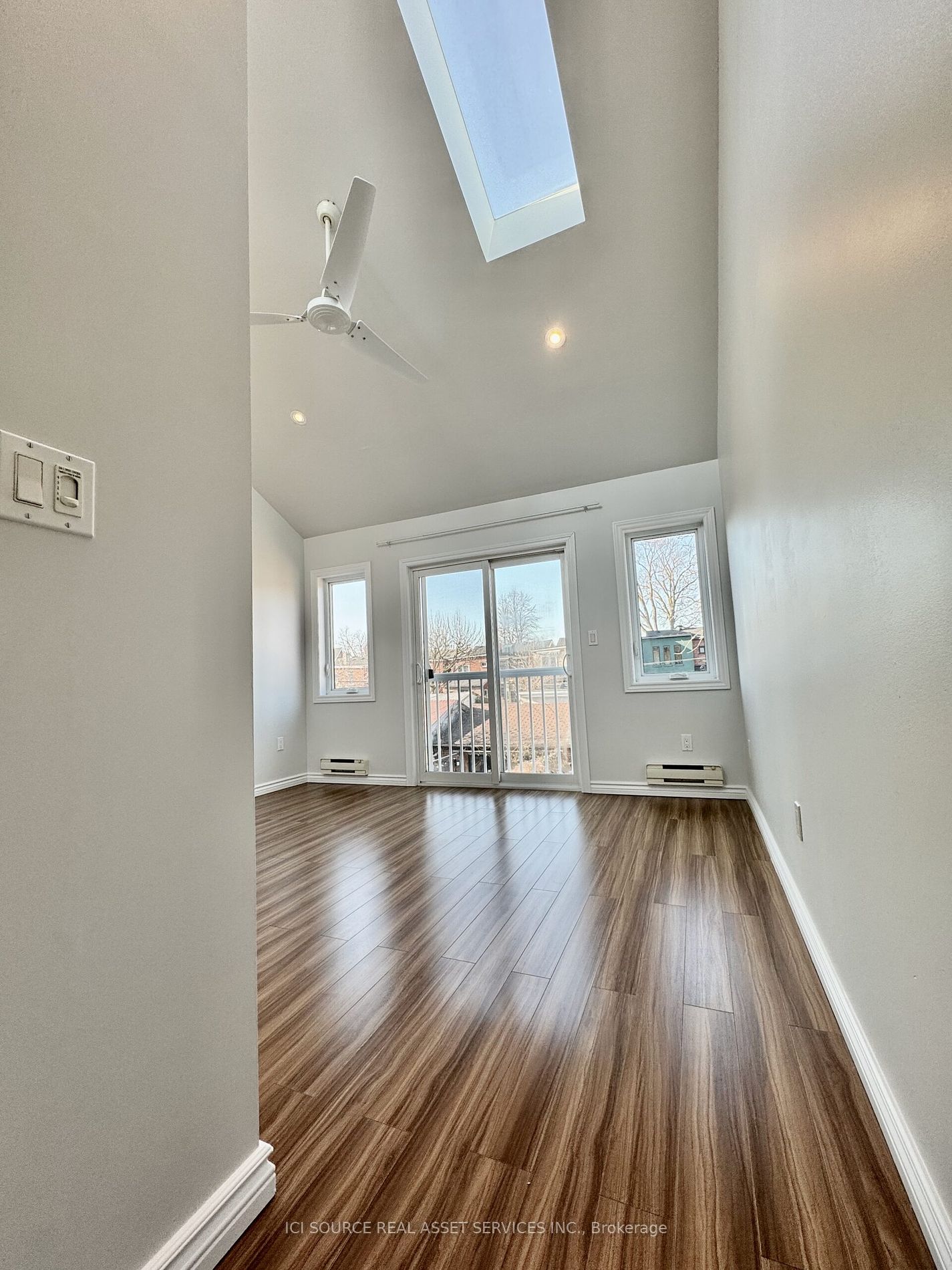 858 Manning Ave, #Upper