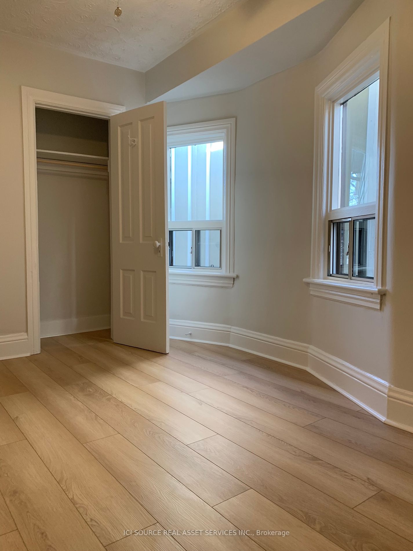 858 Manning Ave, #Upper