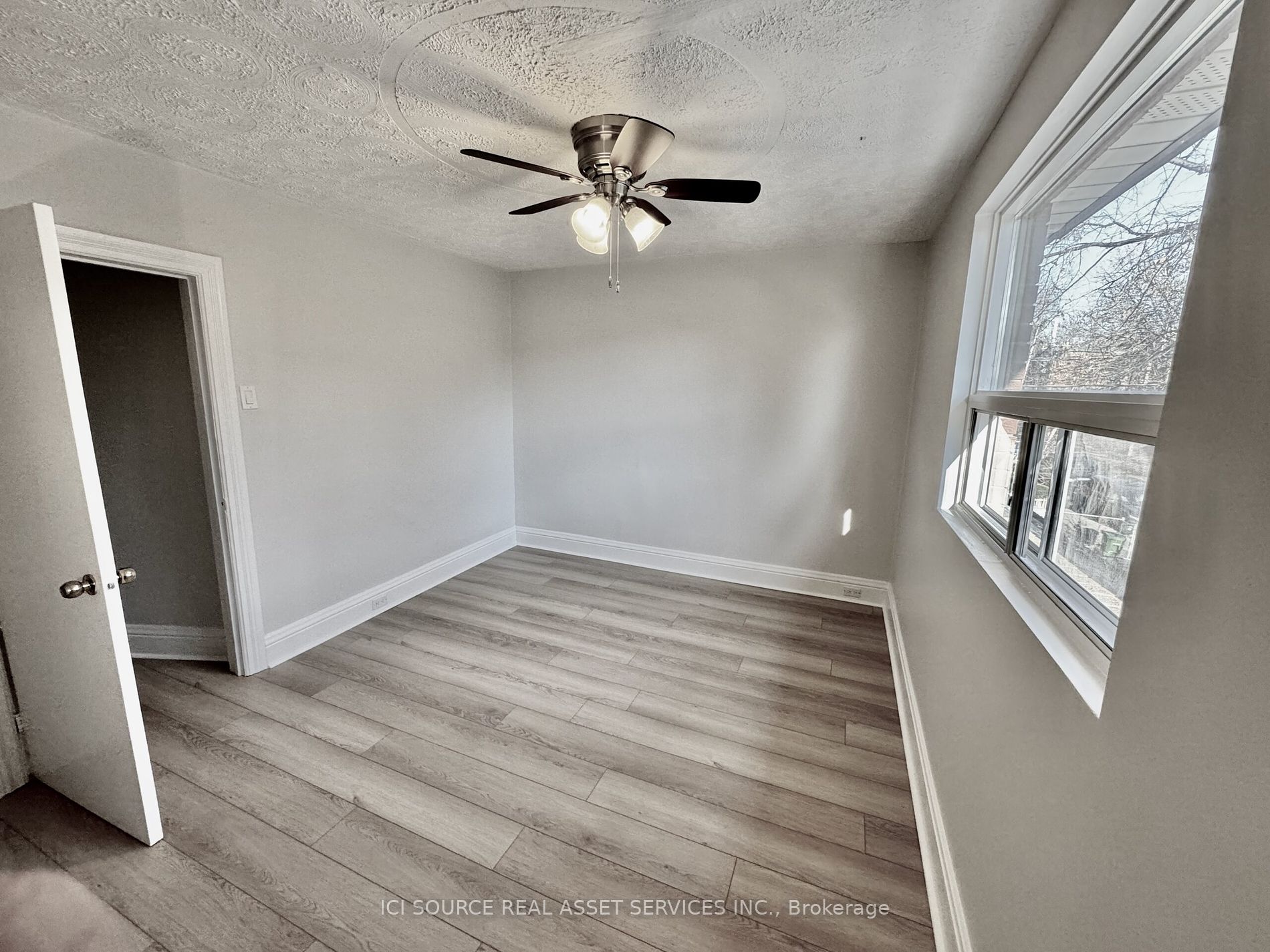 858 Manning Ave, #Upper