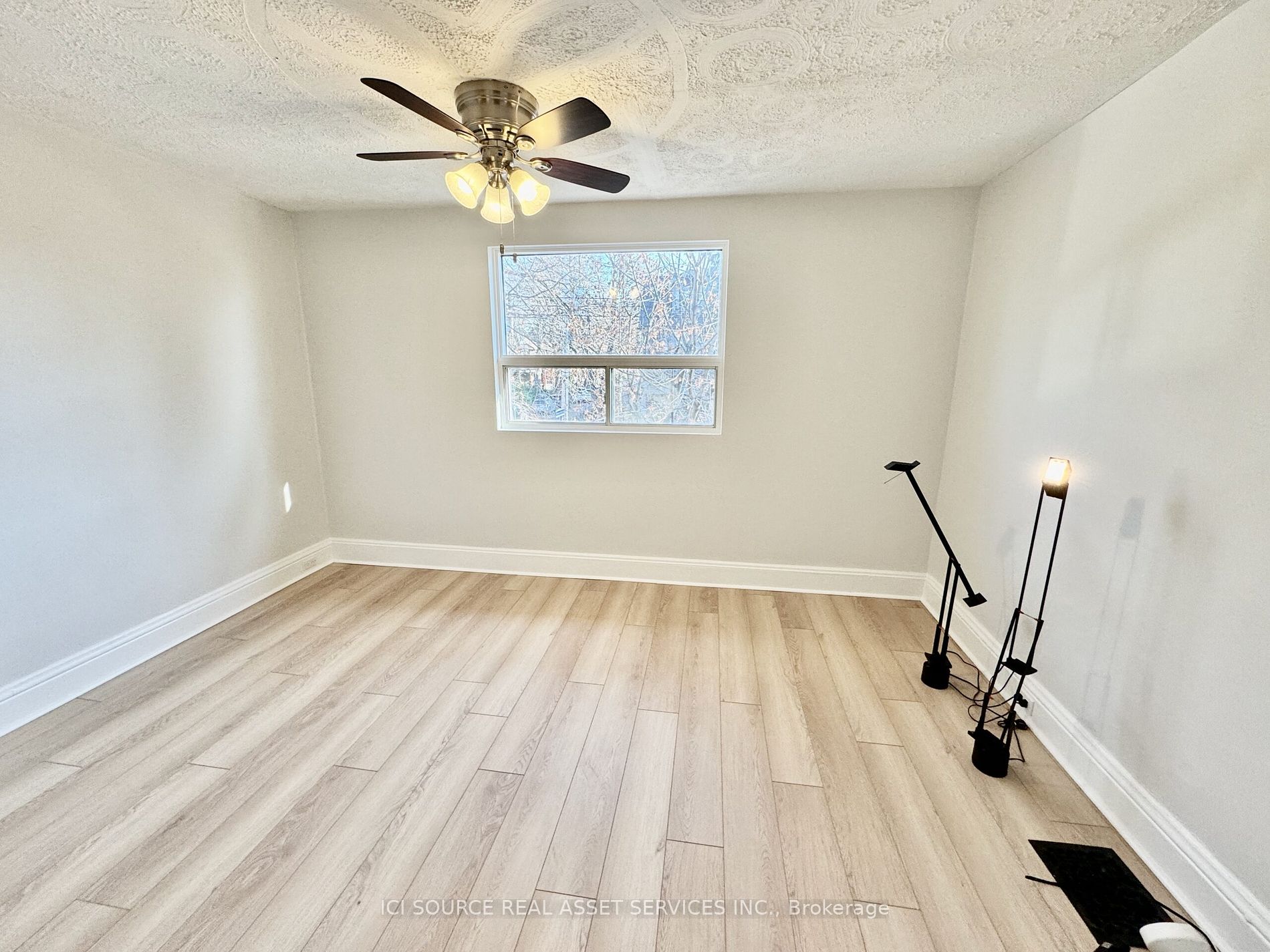 858 Manning Ave, #Upper
