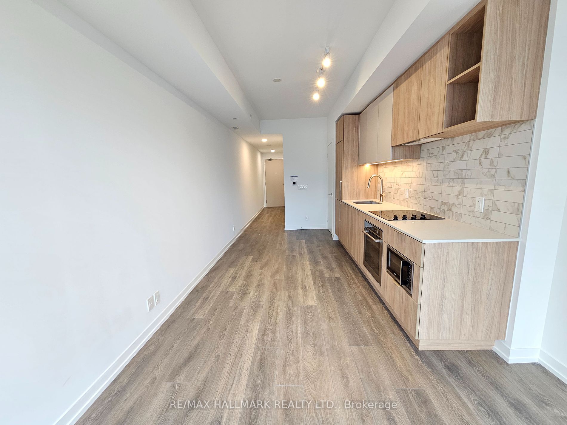 2020 Bathurst Street, #533