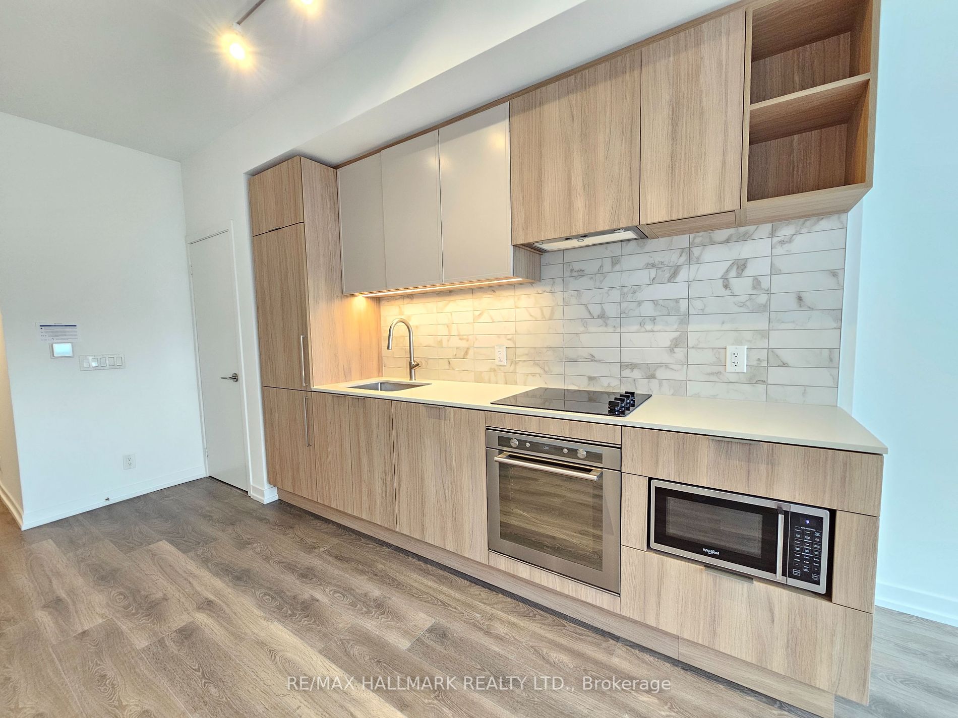 2020 Bathurst Street, #533