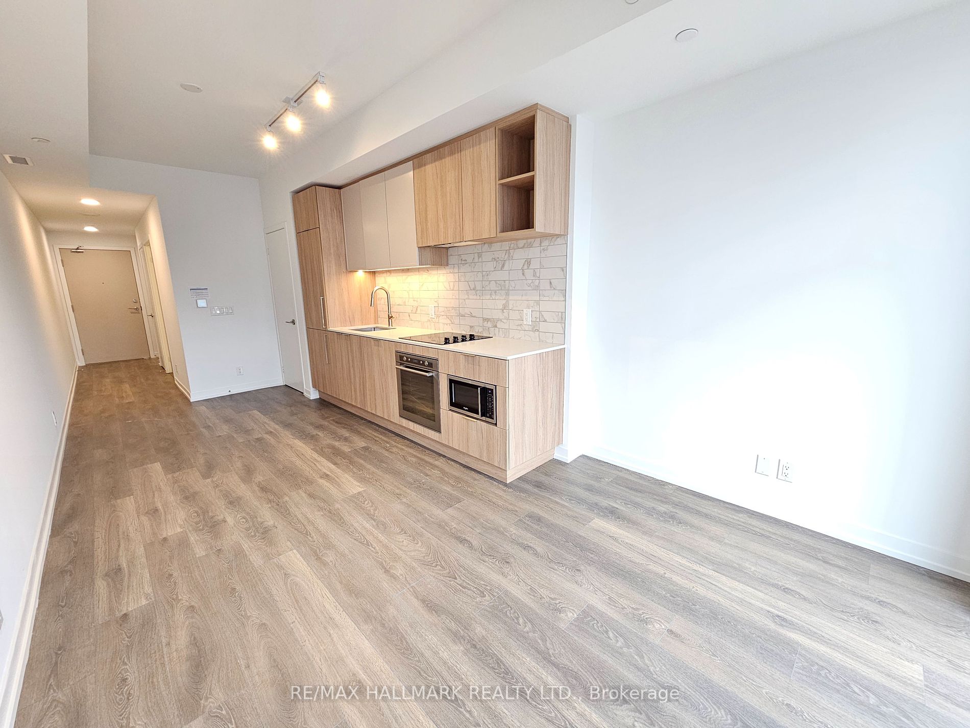 2020 Bathurst Street, #533