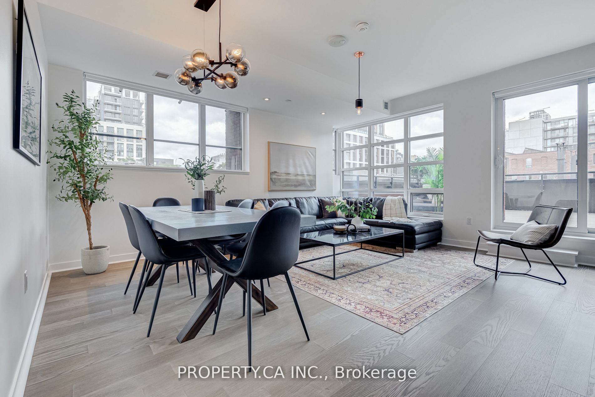 501 Adelaide St W, #302