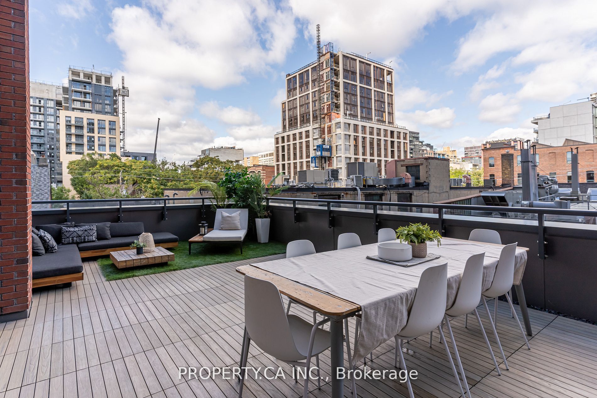 501 Adelaide St W, #302