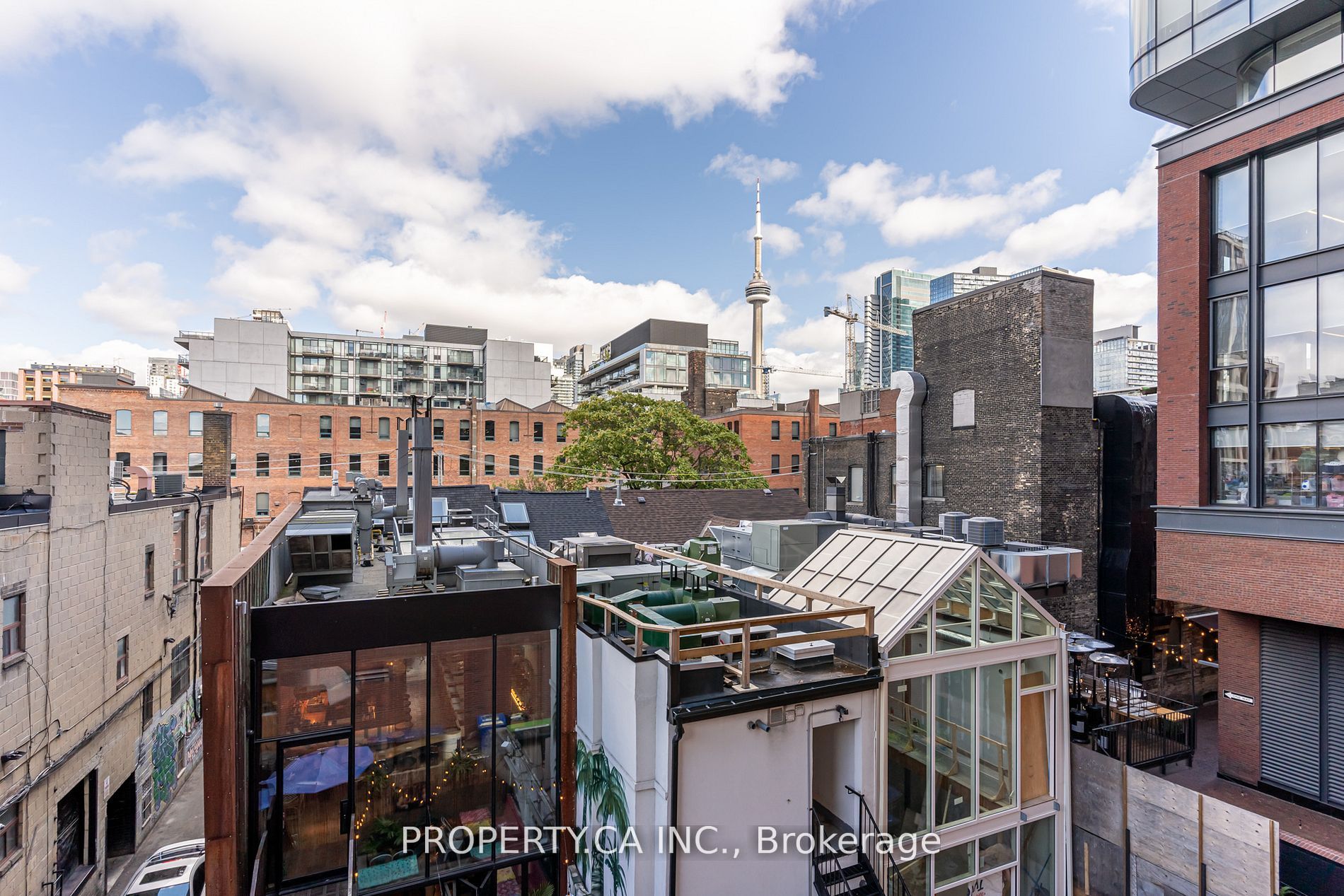 501 Adelaide St W, #302