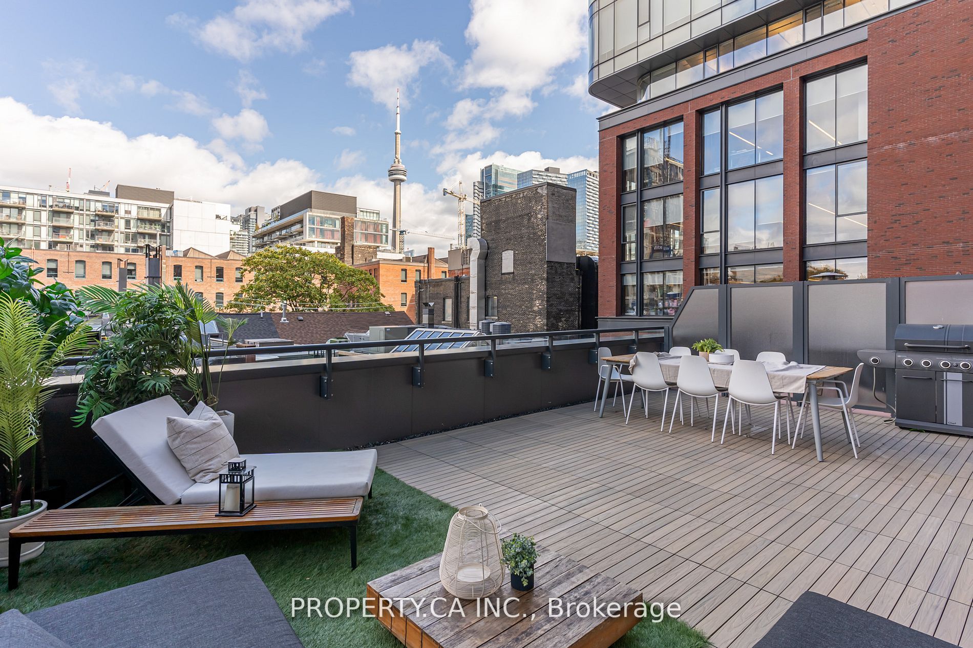 501 Adelaide St W, #302