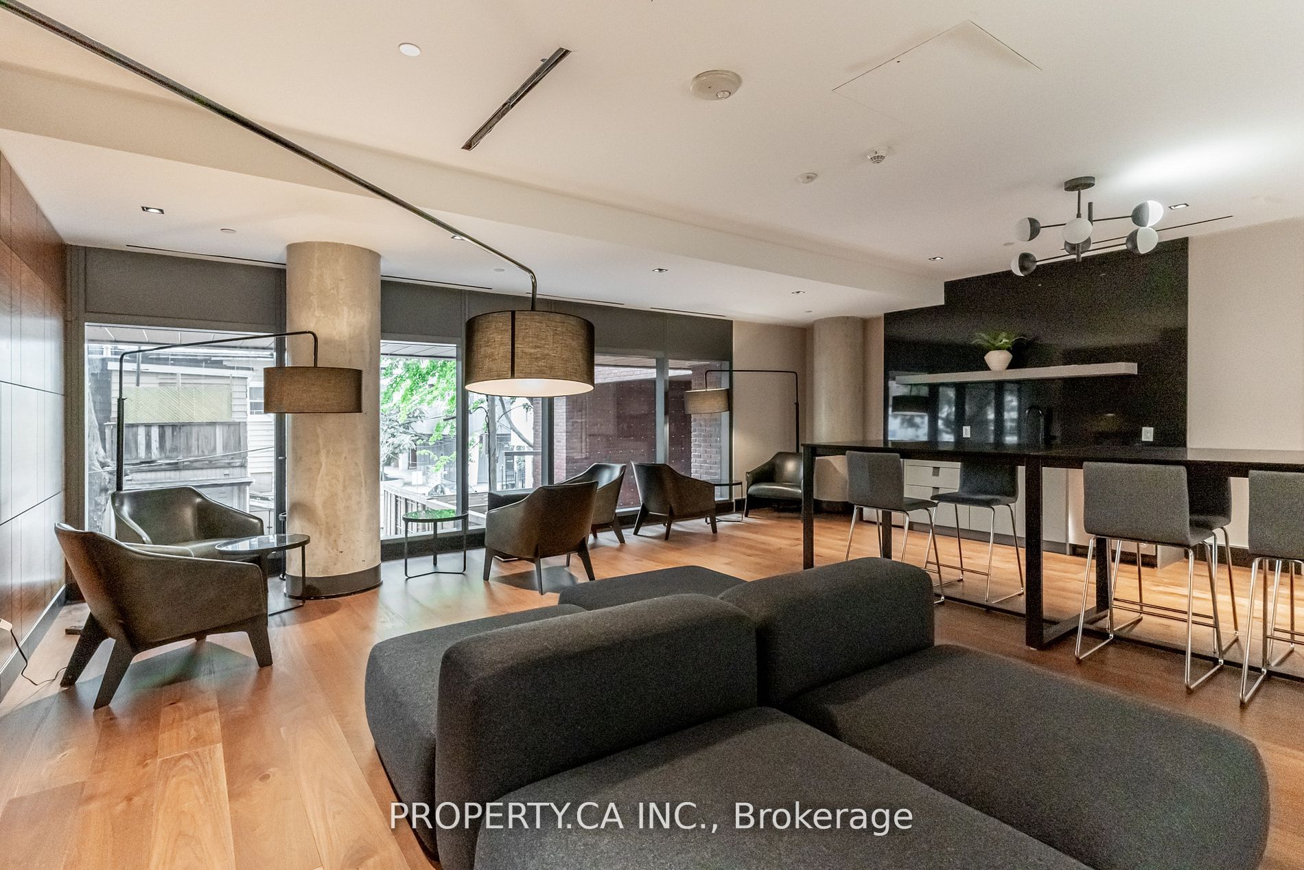 501 Adelaide St W, #302