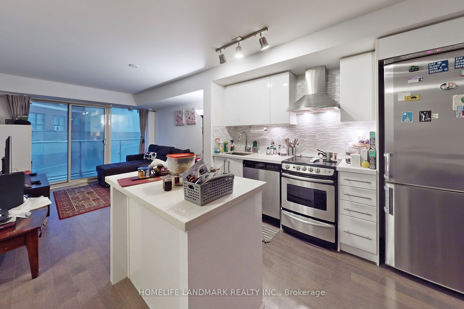 58 Orchard View Blvd, #505