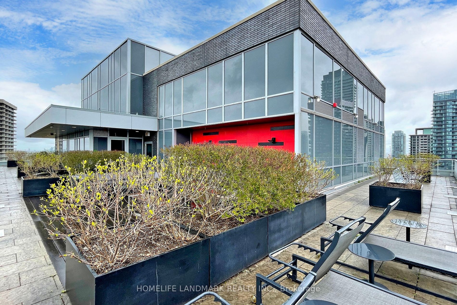 58 Orchard View Blvd, #505