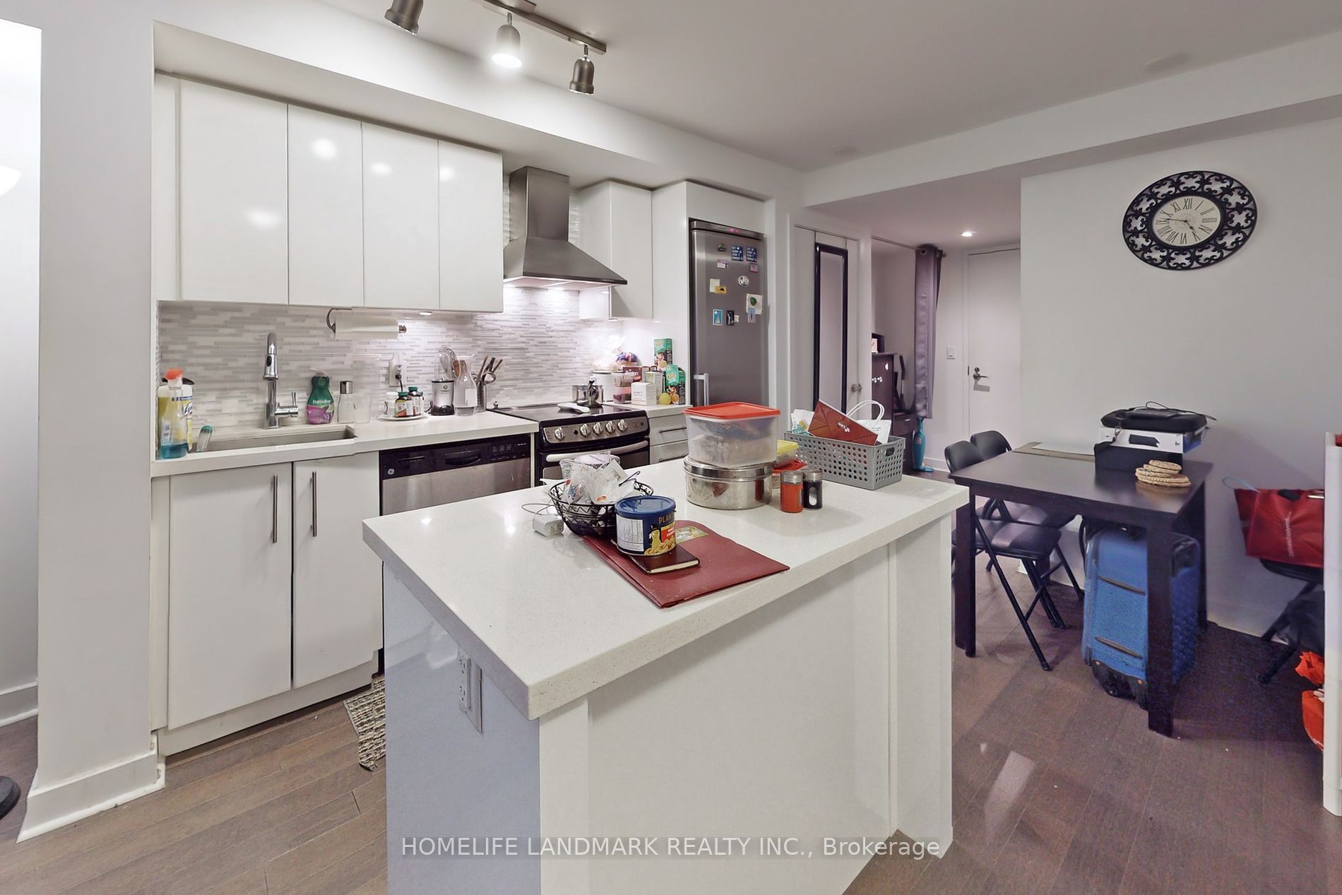 58 Orchard View Blvd, #505
