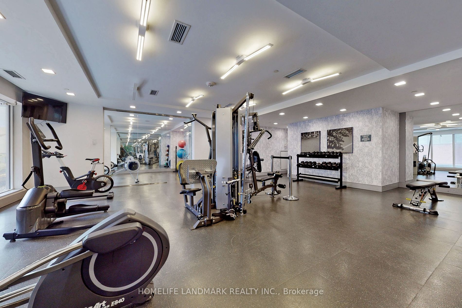 58 Orchard View Blvd, #505