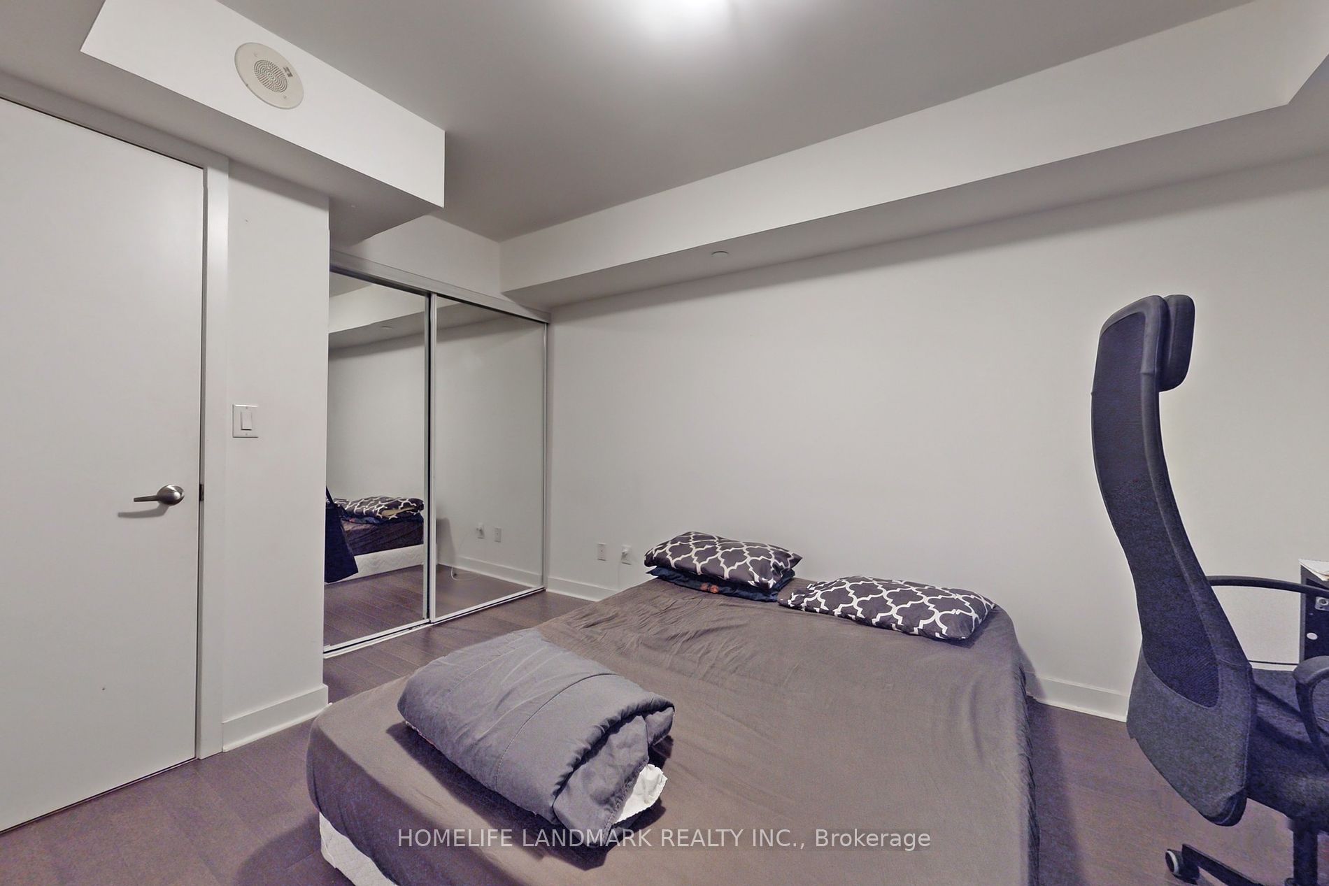 58 Orchard View Blvd, #505