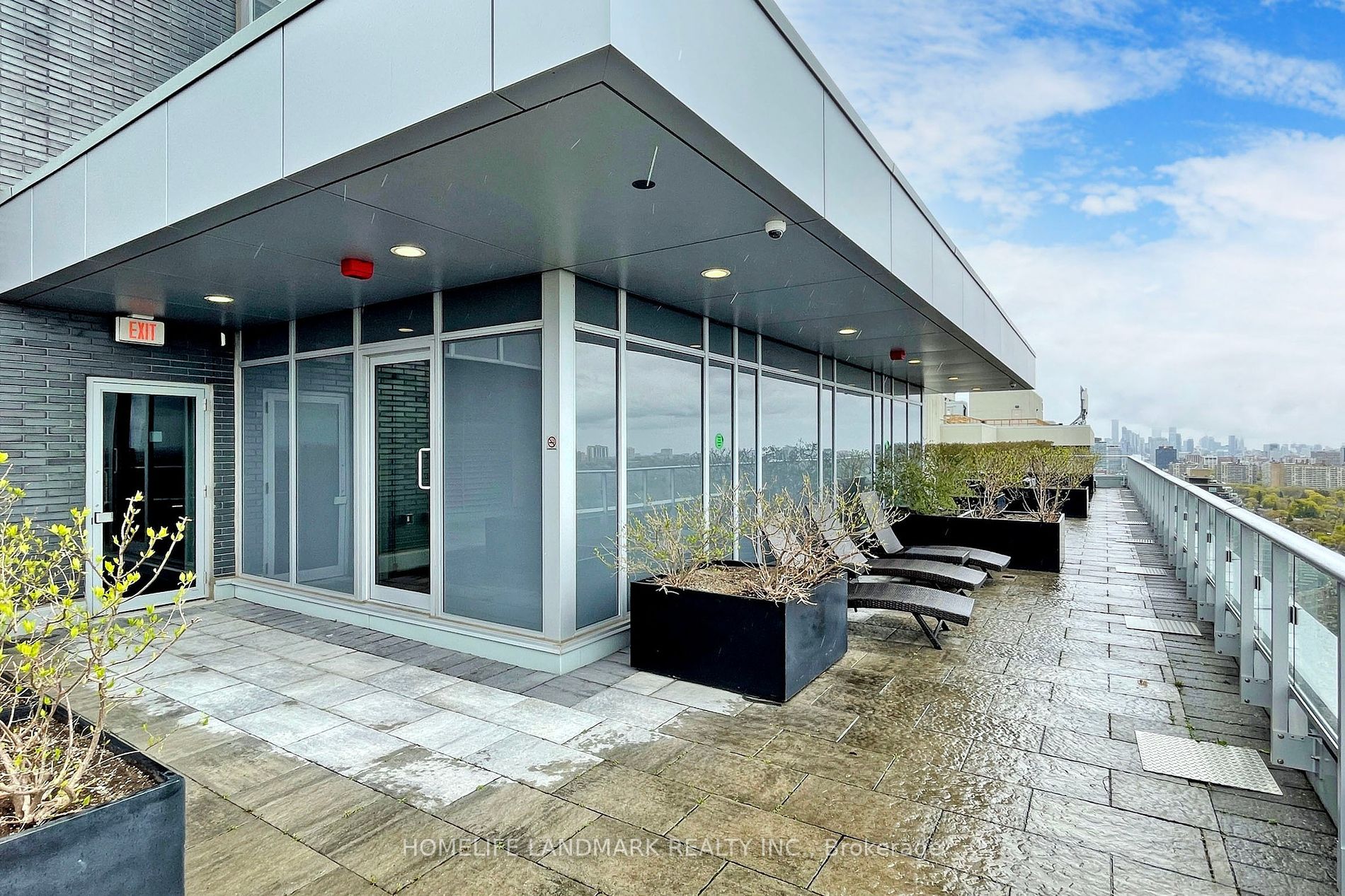 58 Orchard View Blvd, #505