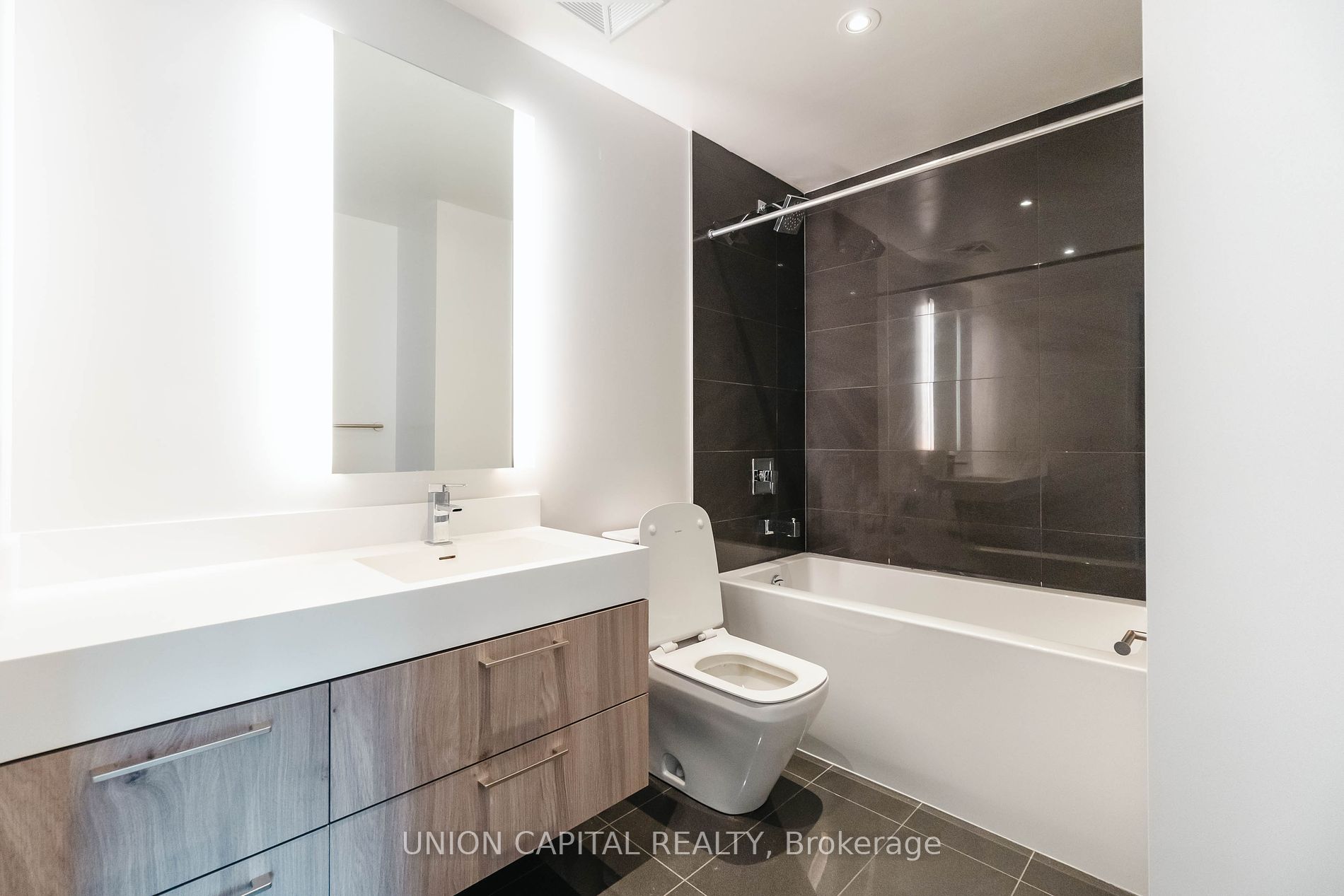 1 Yorkville Ave, #4110