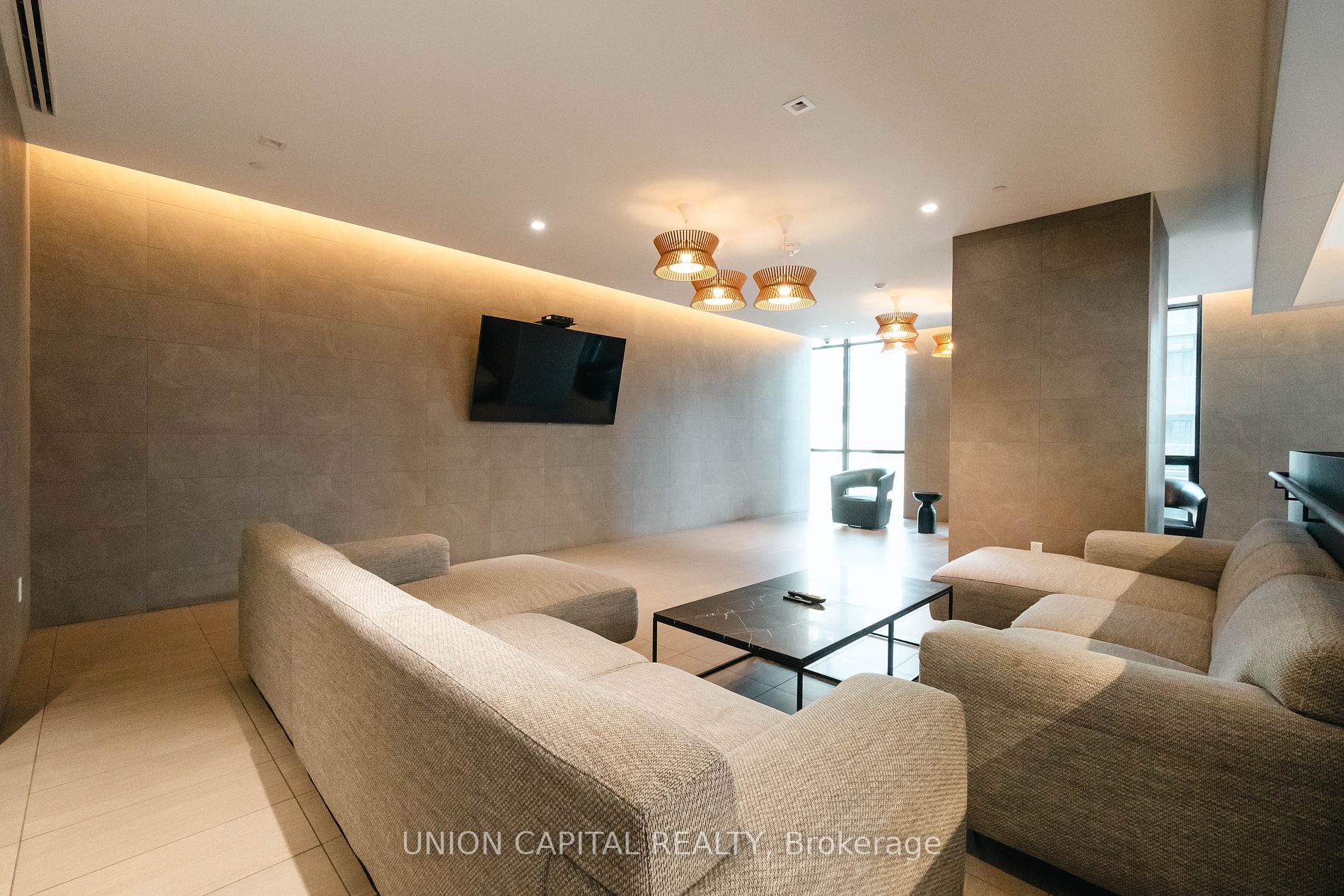 1 Yorkville Ave, #4110