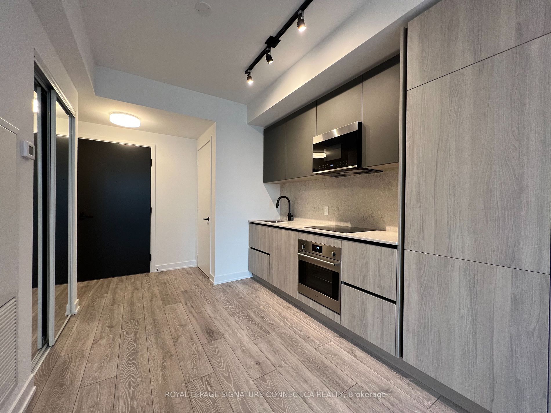 108 Peter Street #1113