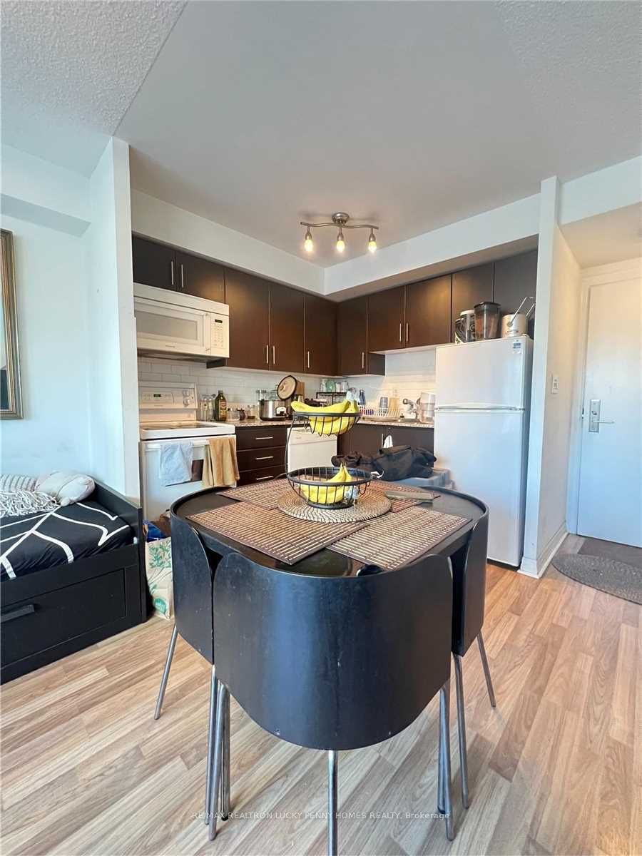 2035 Sheppard Avenue E #109