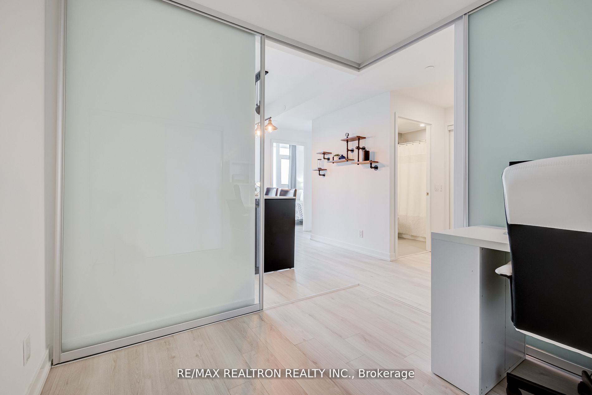 33 Helendale Avenue, #2905