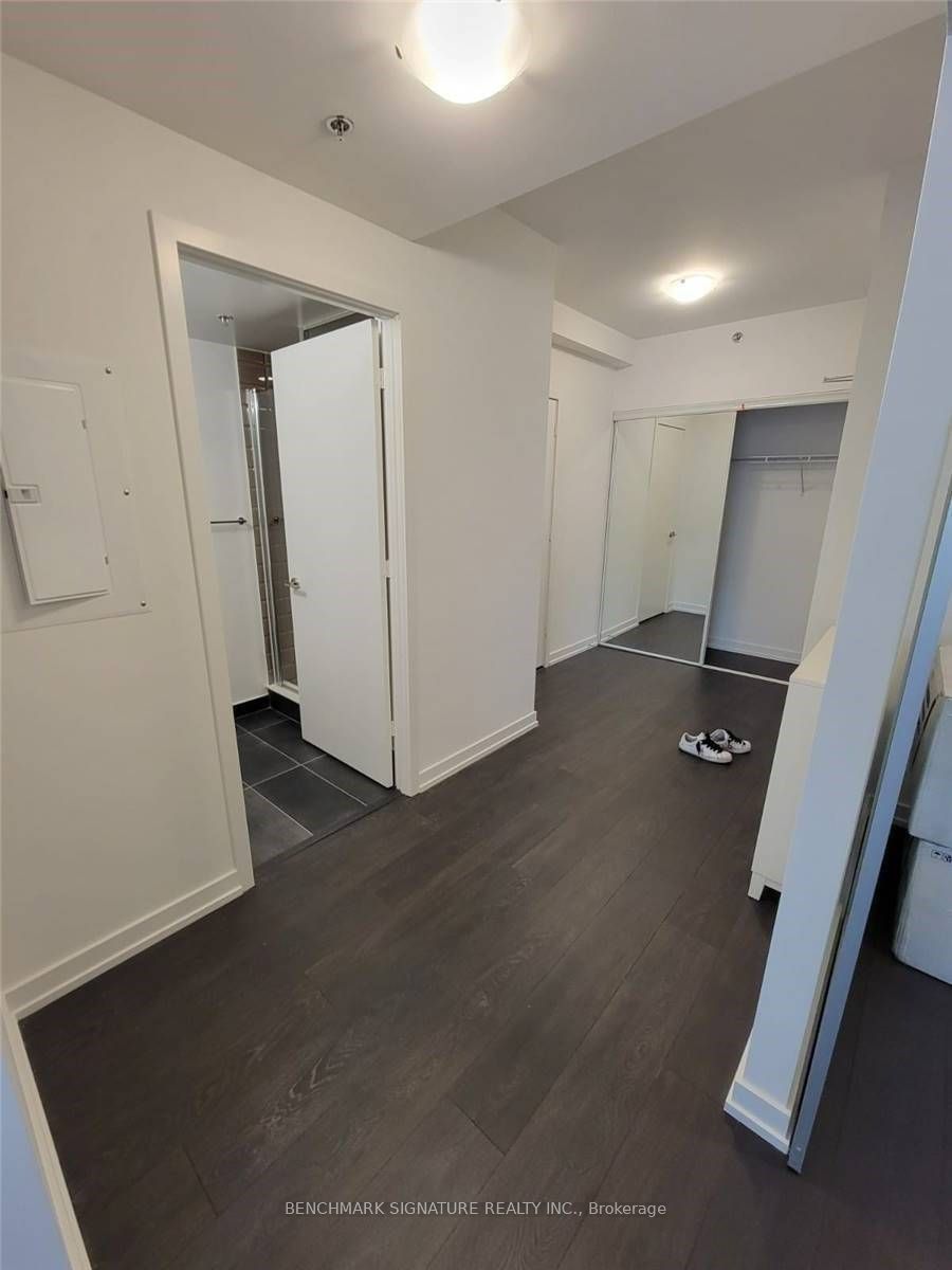 203 College St, #506