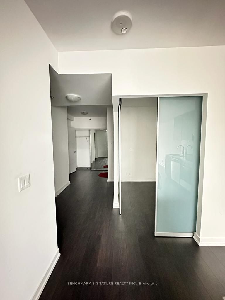 203 College St, #506