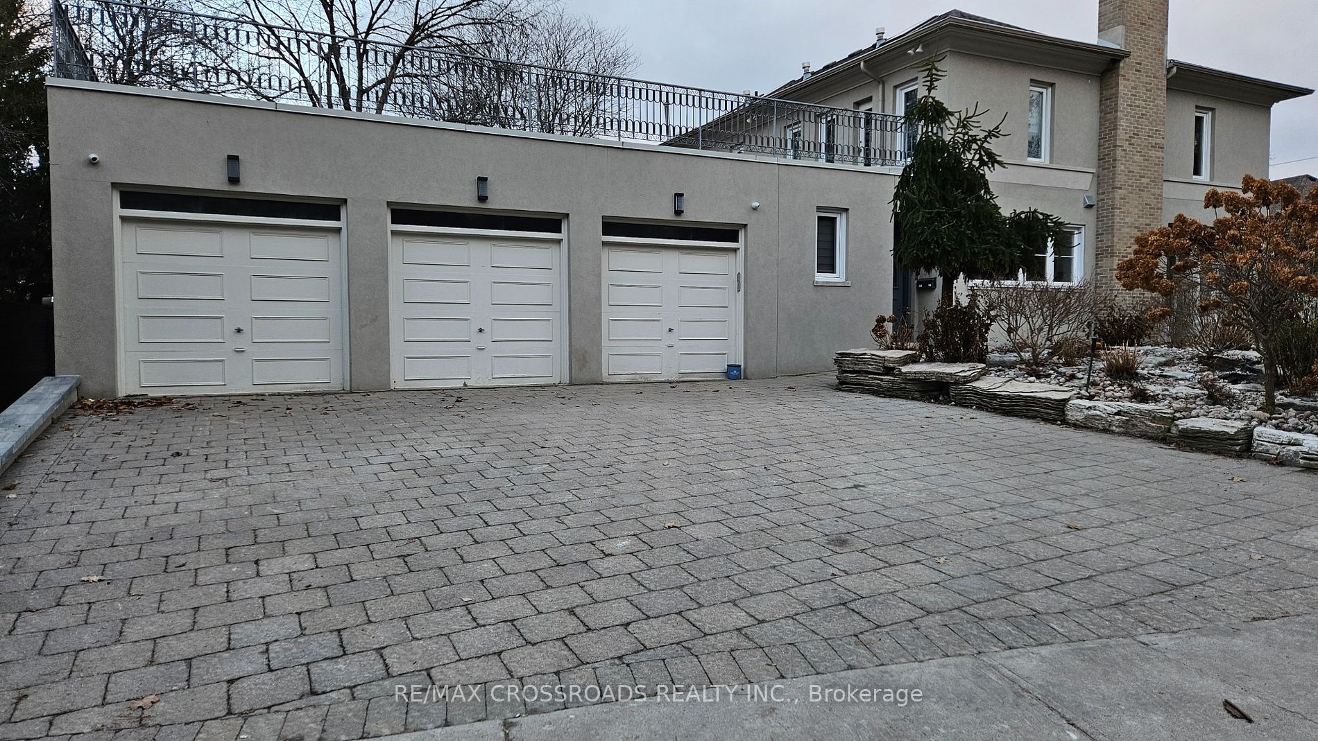 200 The Bridle Path