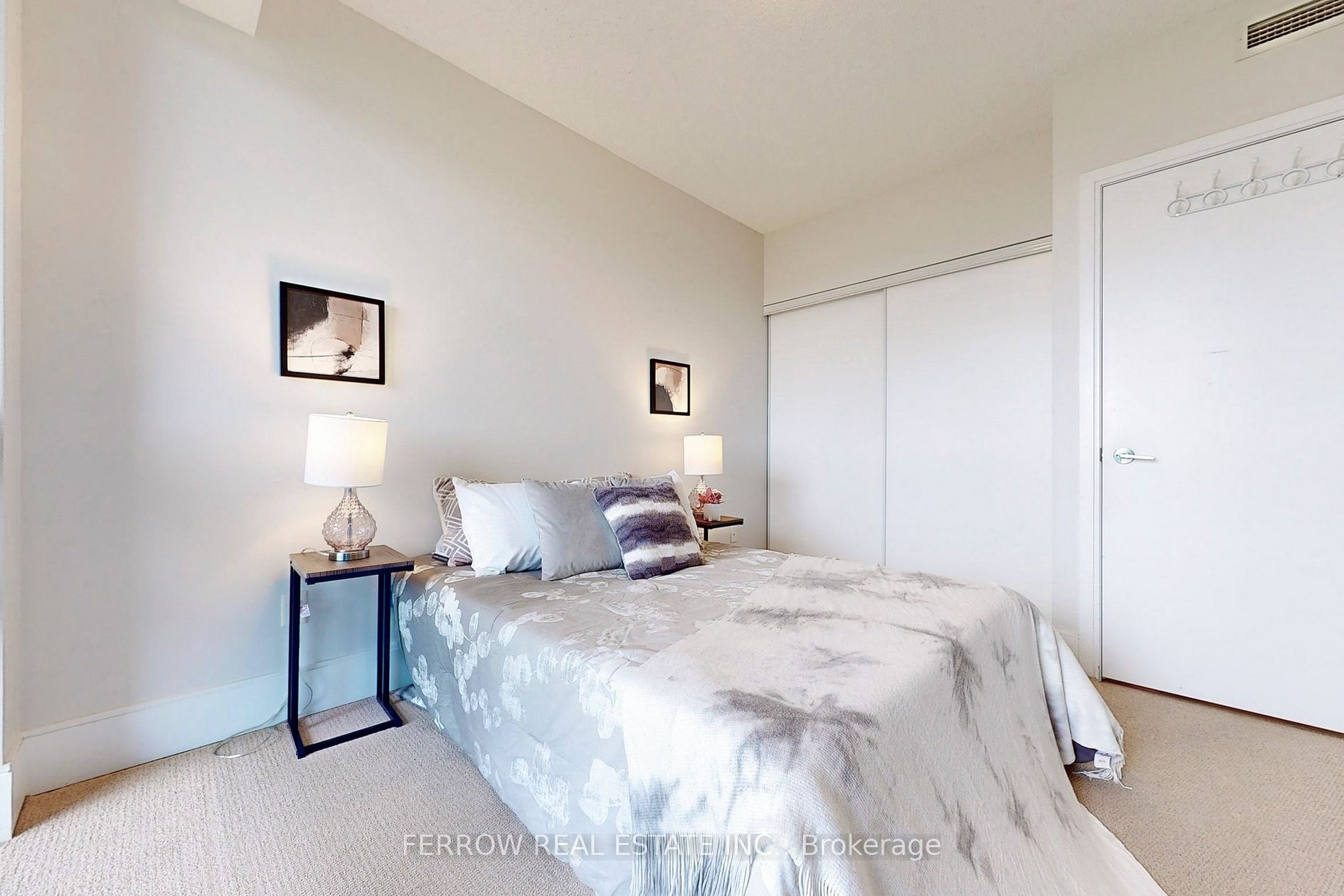 181 Wynford Dr, #907