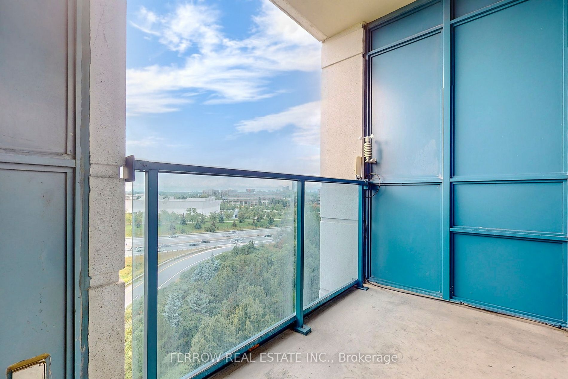 181 Wynford Dr, #907