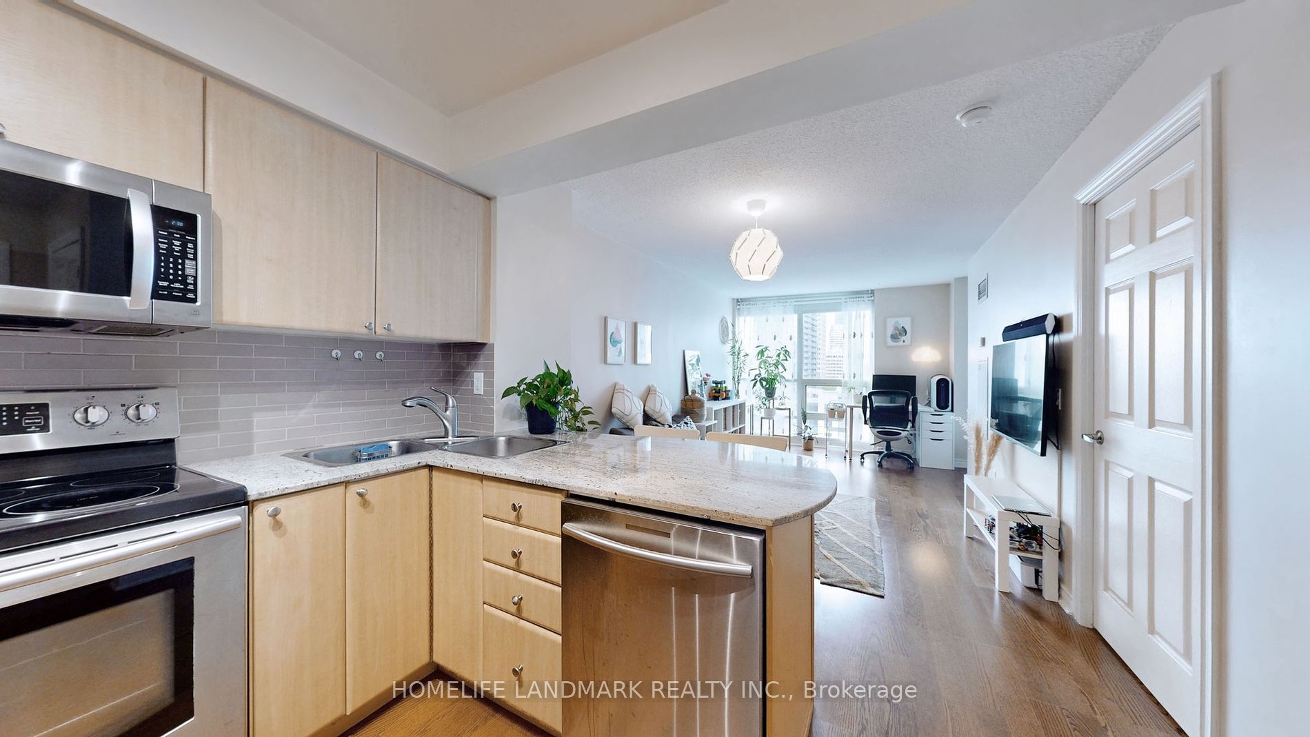 763 Bay St, #2113