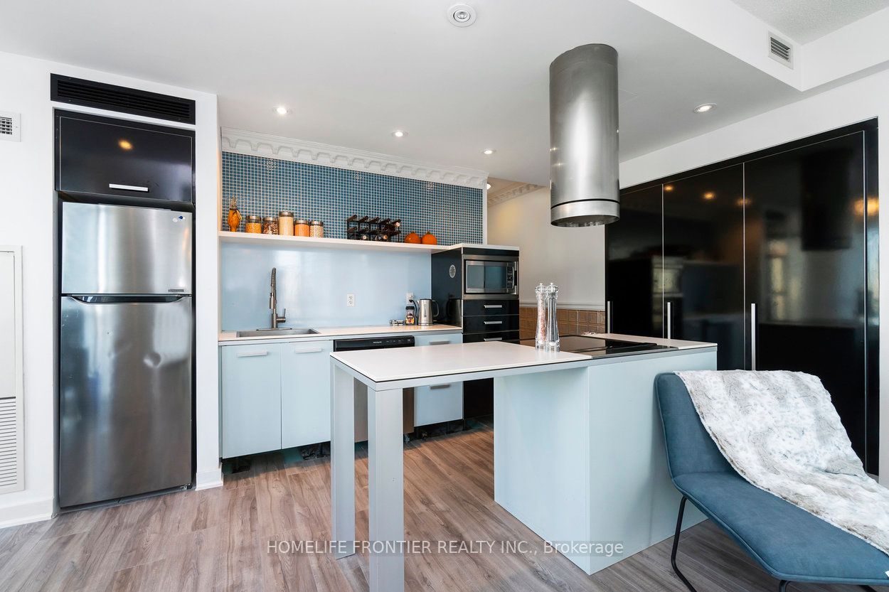 38 Dan Leckie Way, #1708