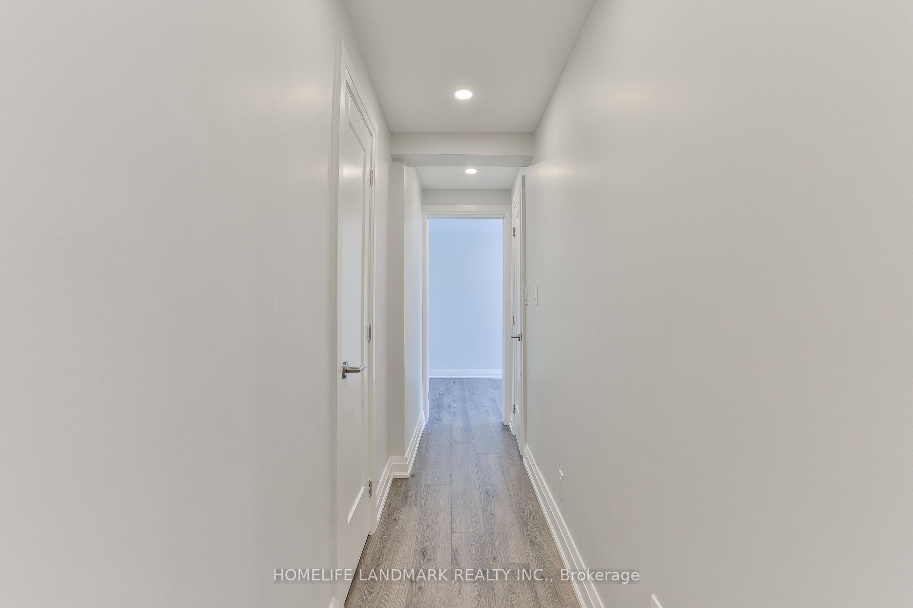 699 Eglinton Avenue W #403