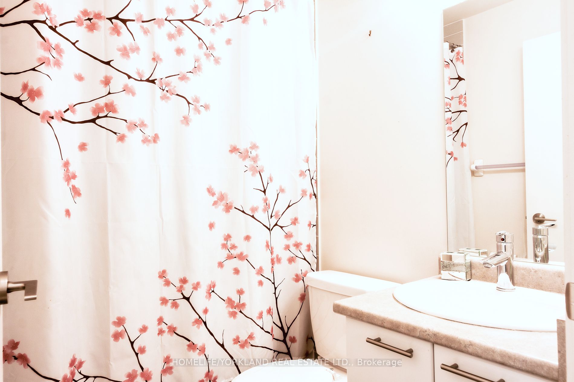 15 Bruyeres Mews, #1108