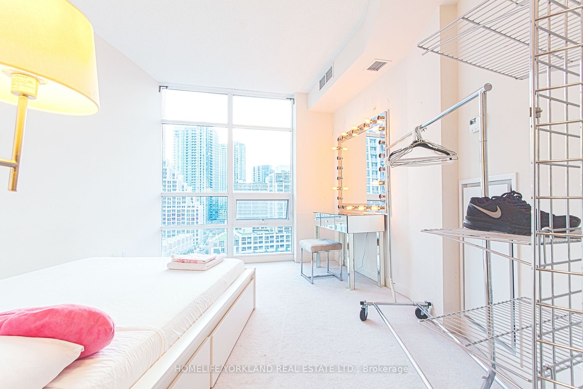 15 Bruyeres Mews, #1108