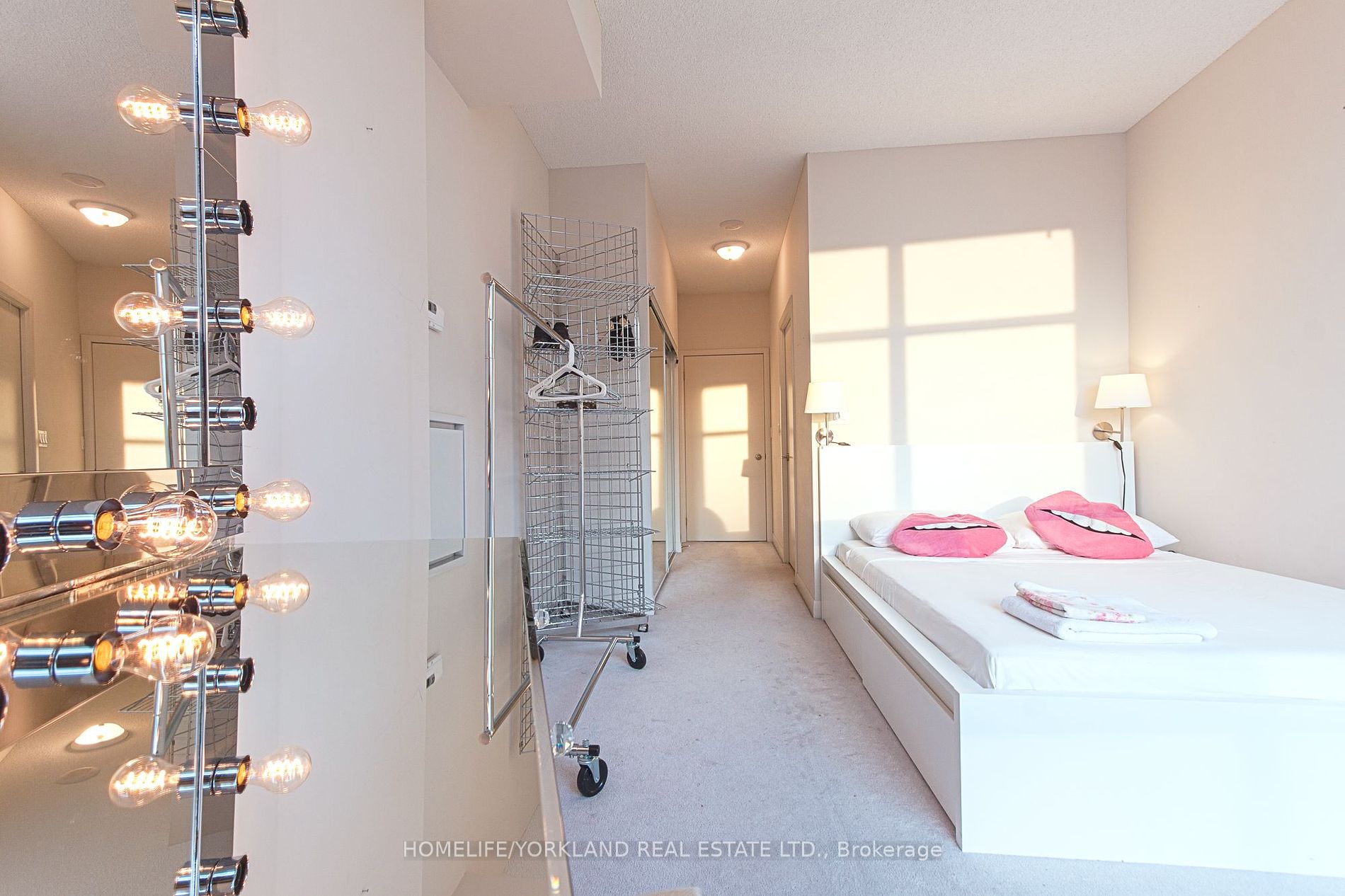 15 Bruyeres Mews, #1108