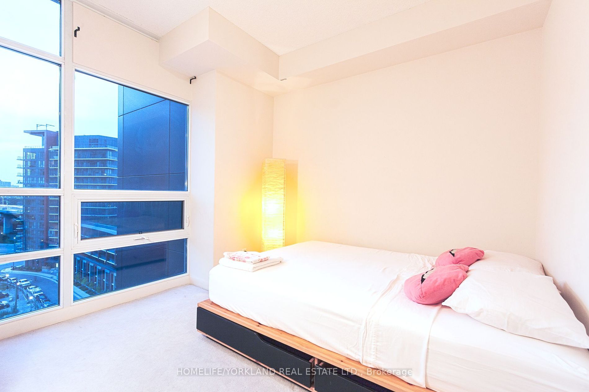 15 Bruyeres Mews, #1108