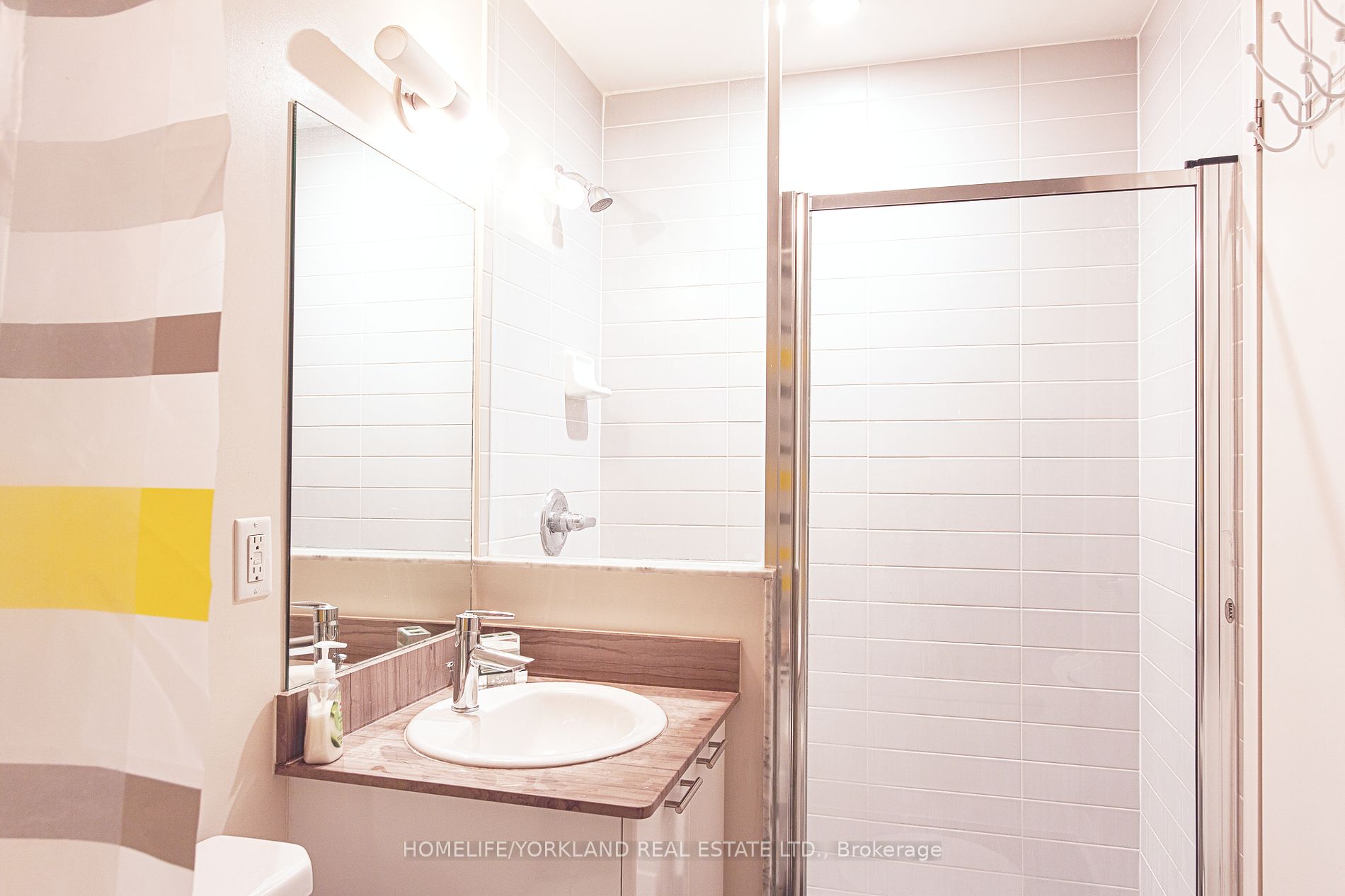 15 Bruyeres Mews, #1108