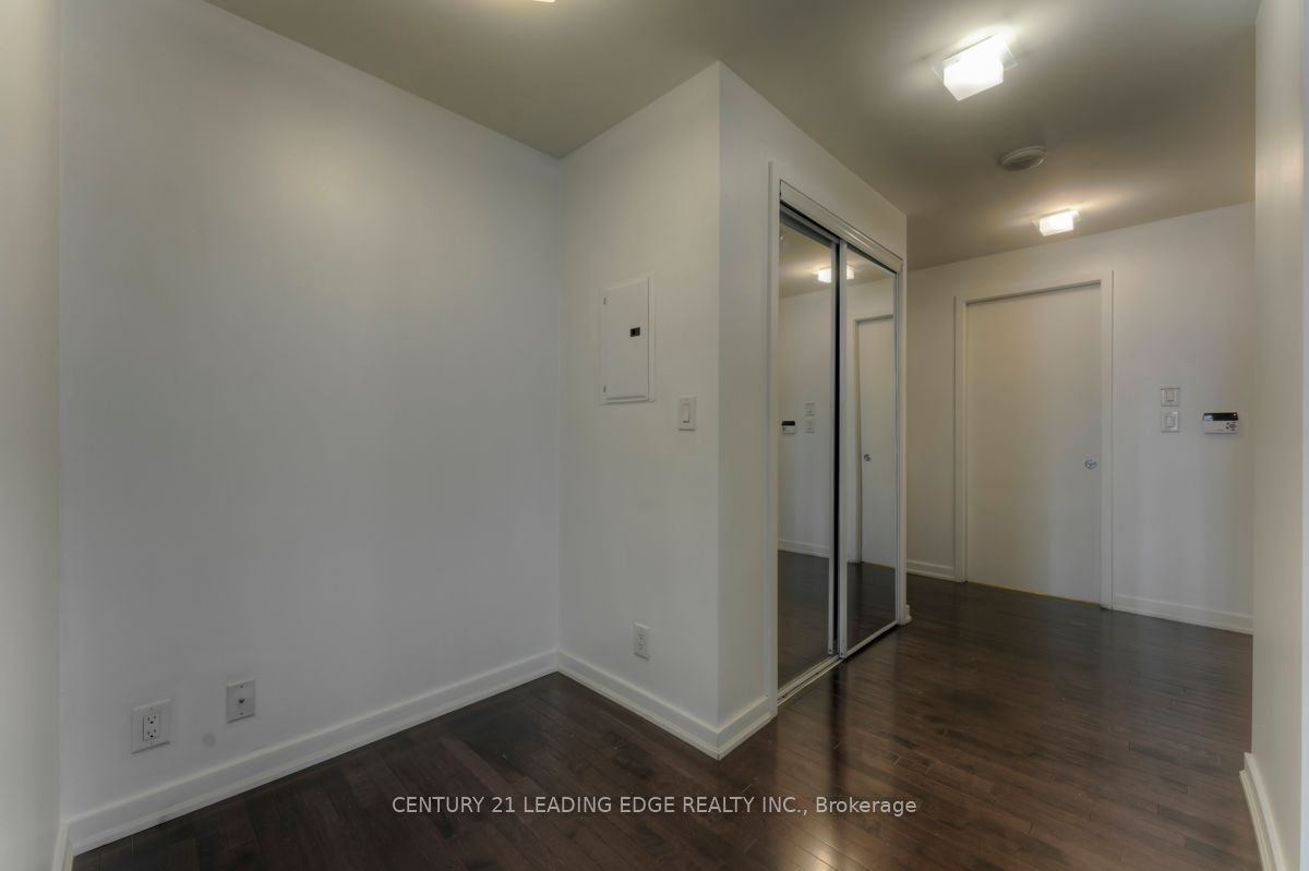 12 York St, #1210