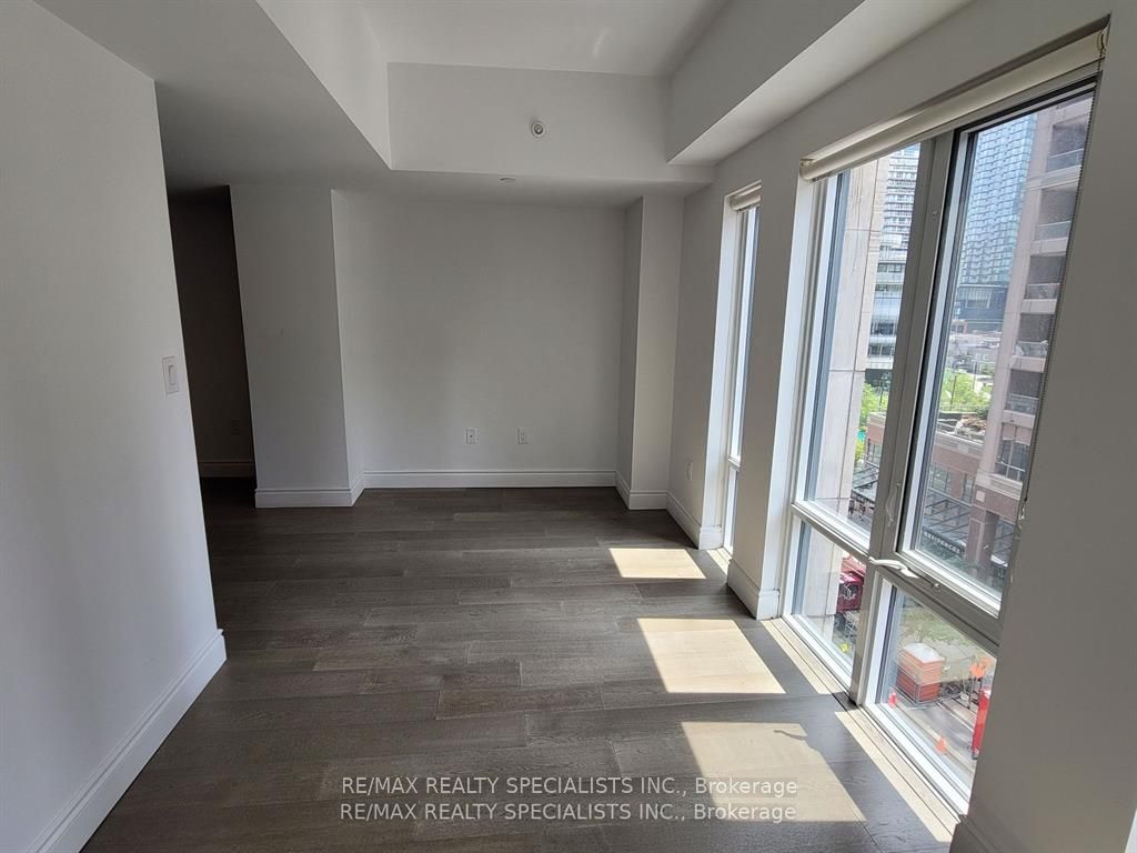 955 Bay St, #514