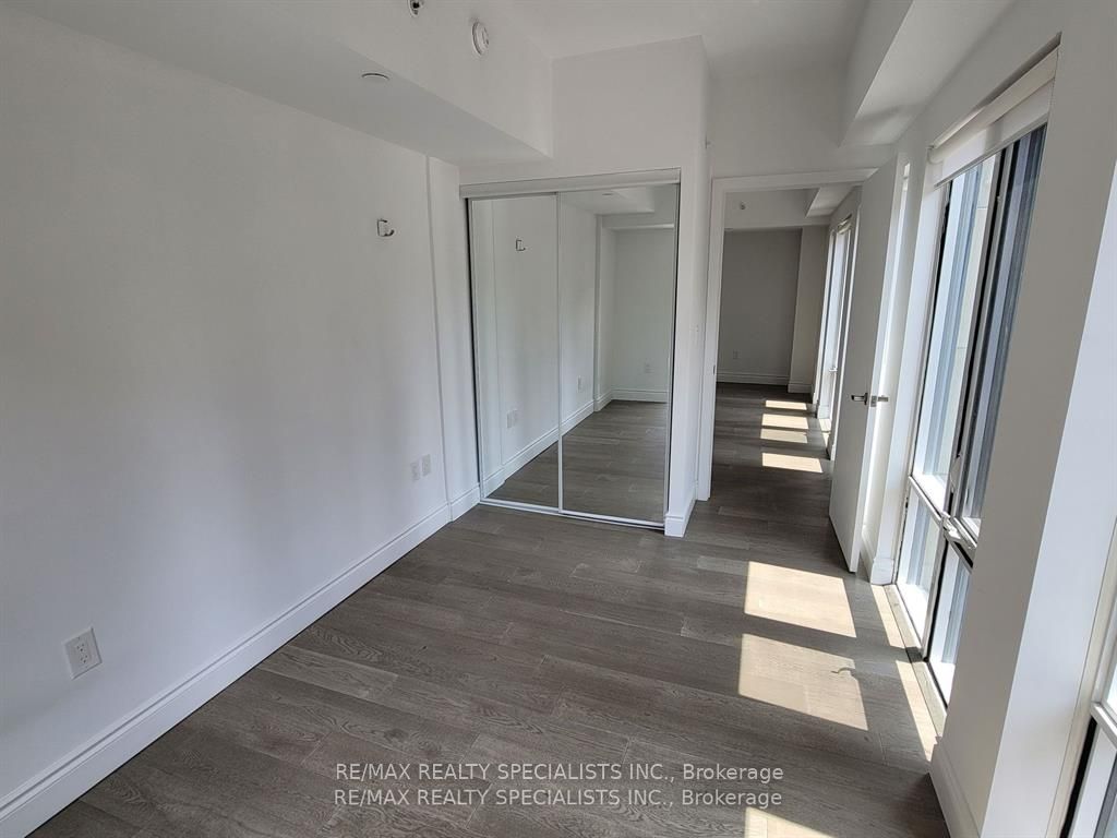 955 Bay St, #514