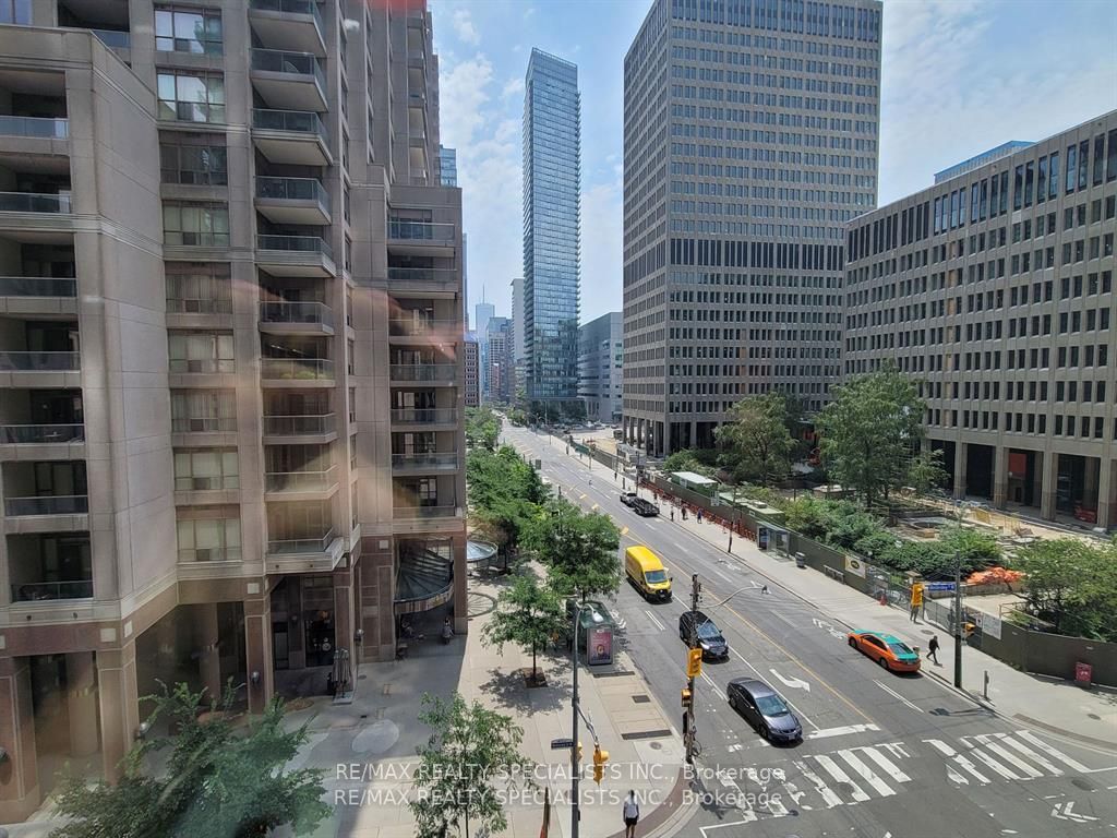 955 Bay St, #514
